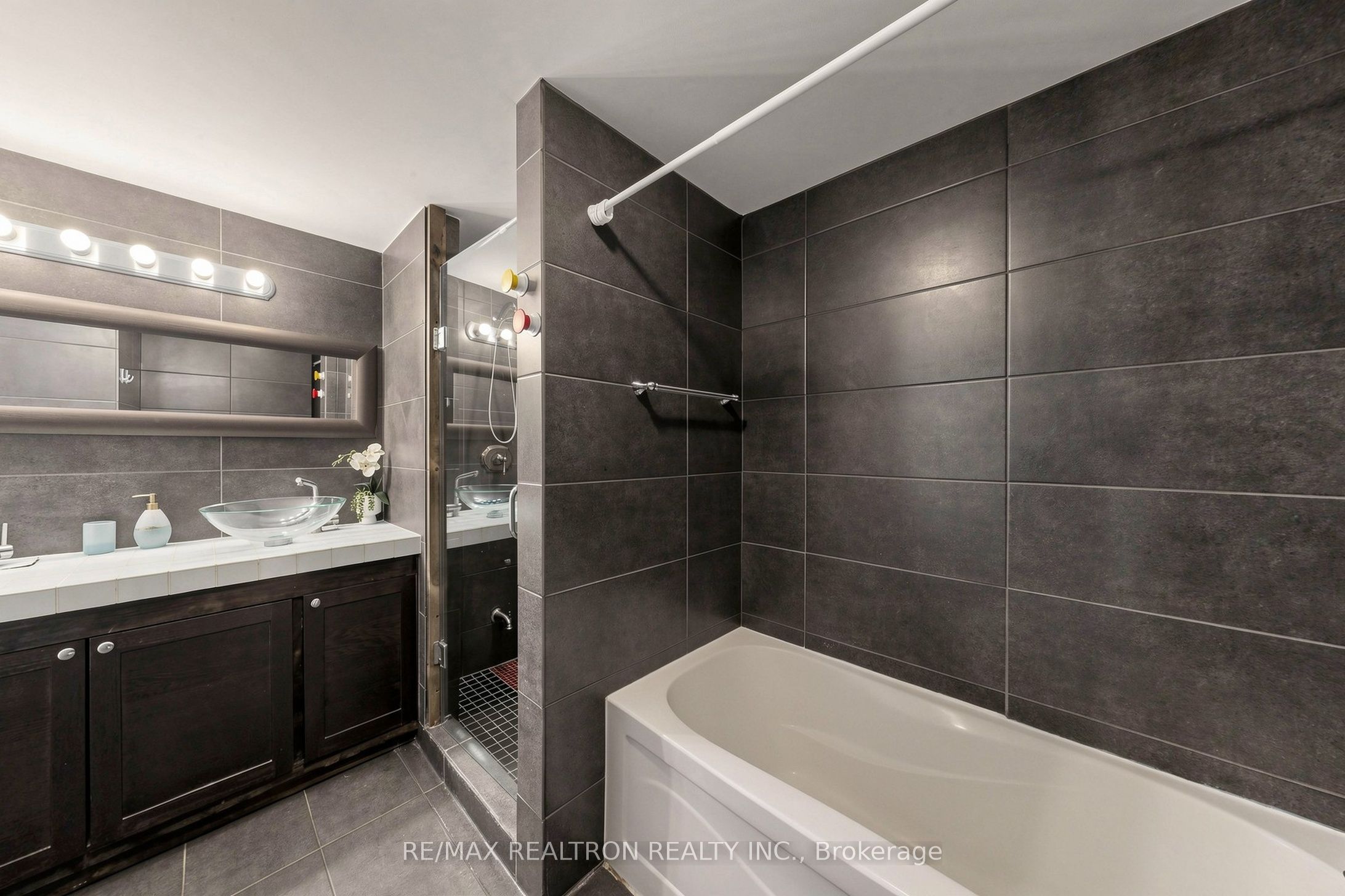 18 William Carson Crescent 211 Property Photo 27