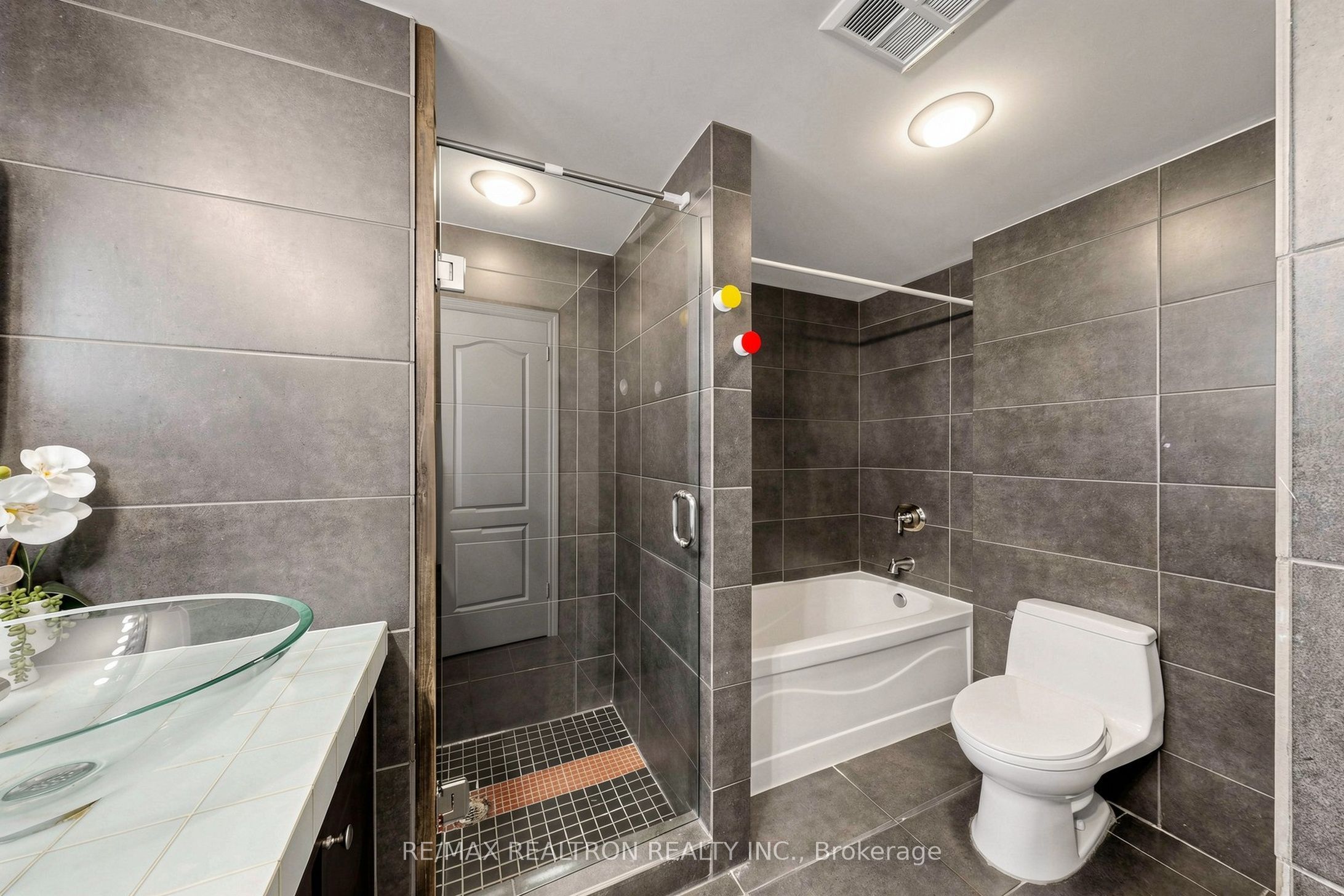 18 William Carson Crescent 211 Property Photo 28