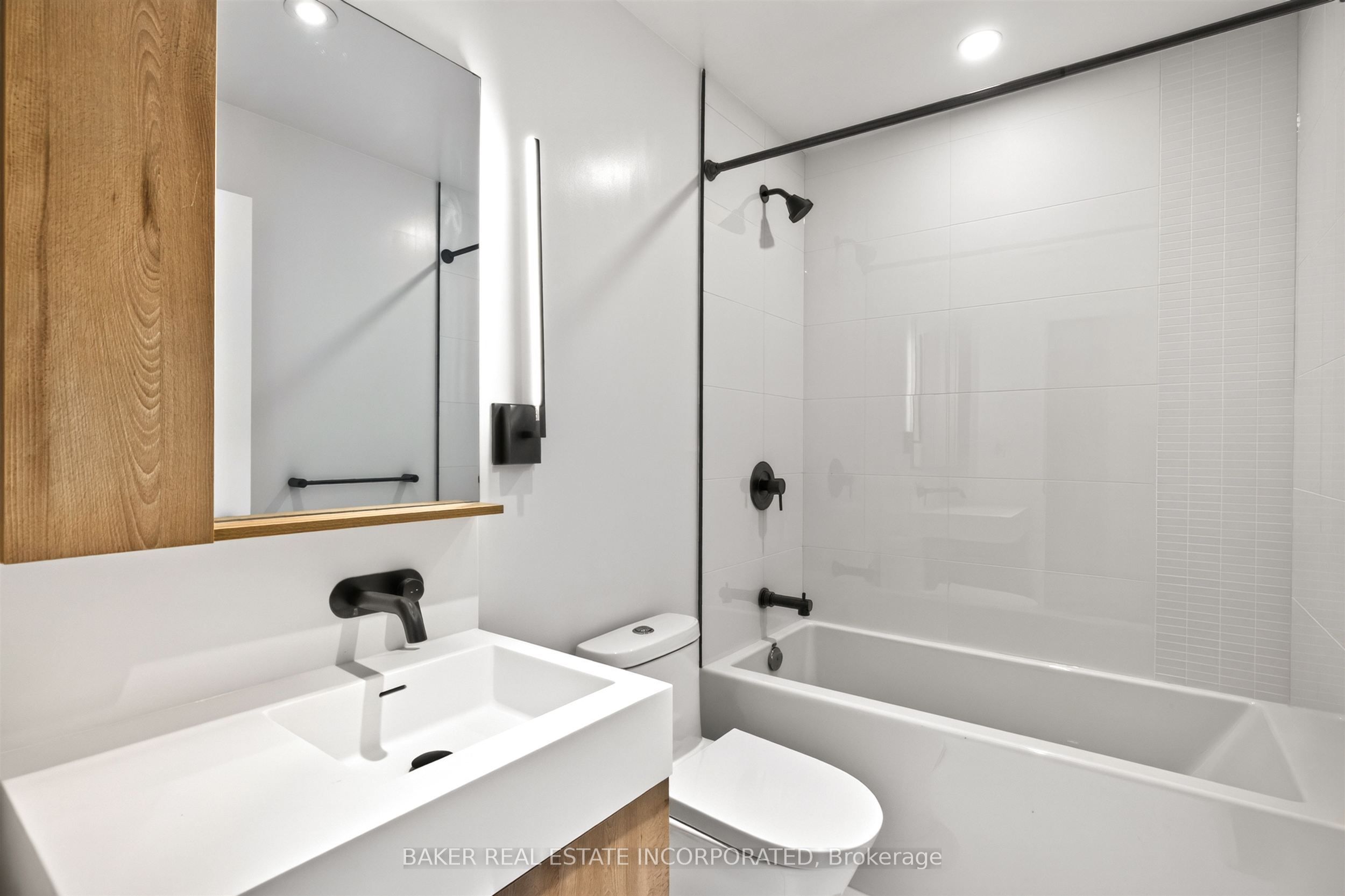 127 Broadway Avenue 1705 Property Photo 6
