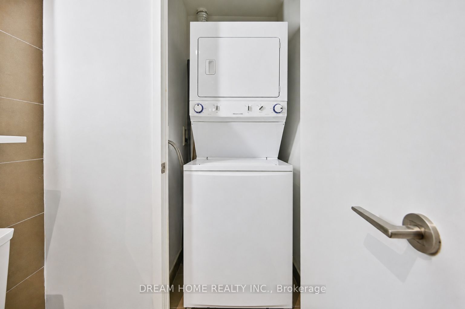 121 Mcmahon Drive 2608 Property Photo 30