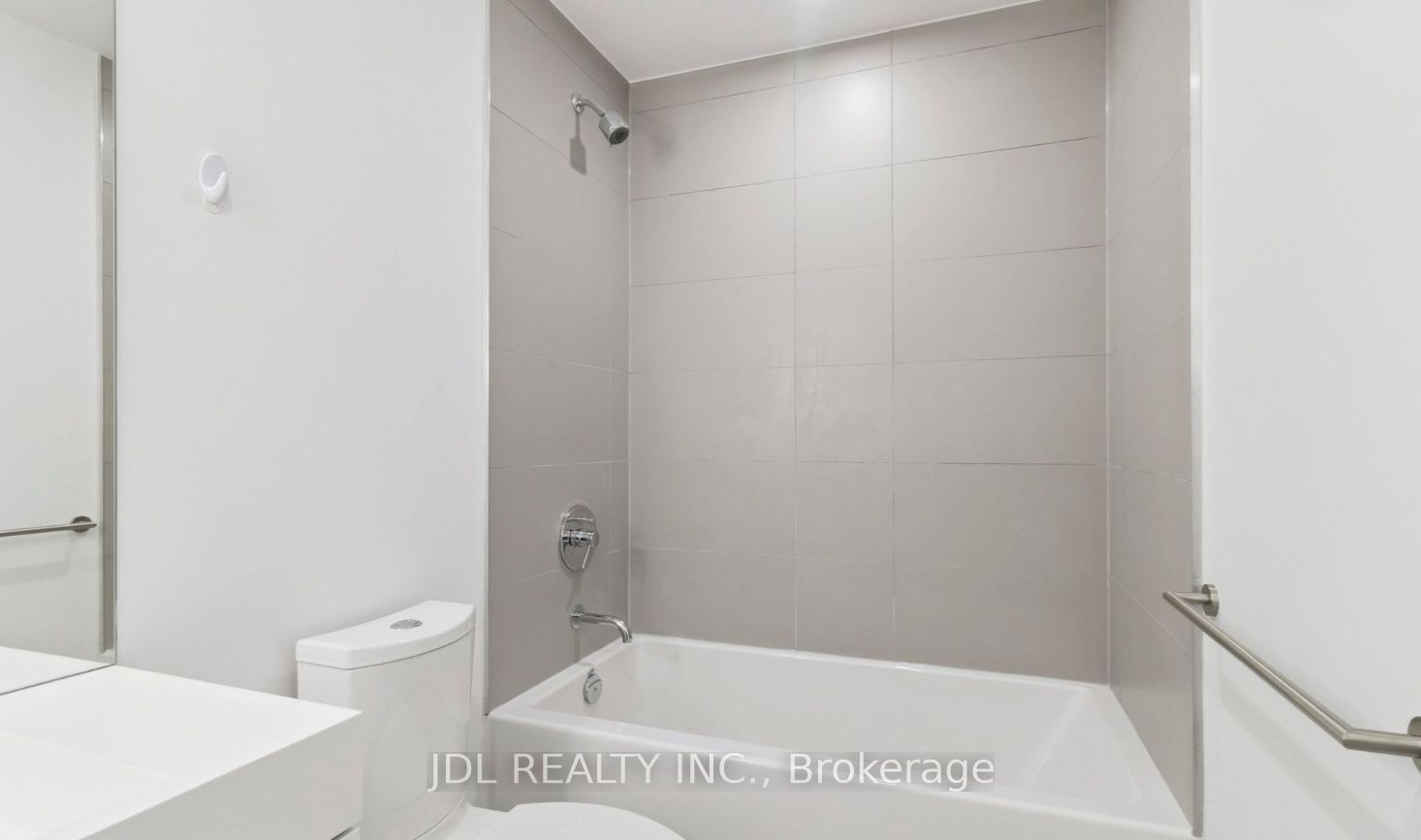 33 Helendale Avenue 2007 Property Photo 11