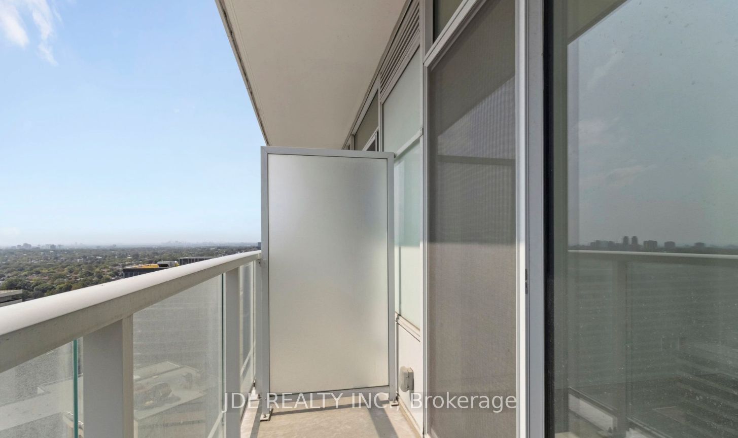 33 Helendale Avenue 2007 Property Photo 25