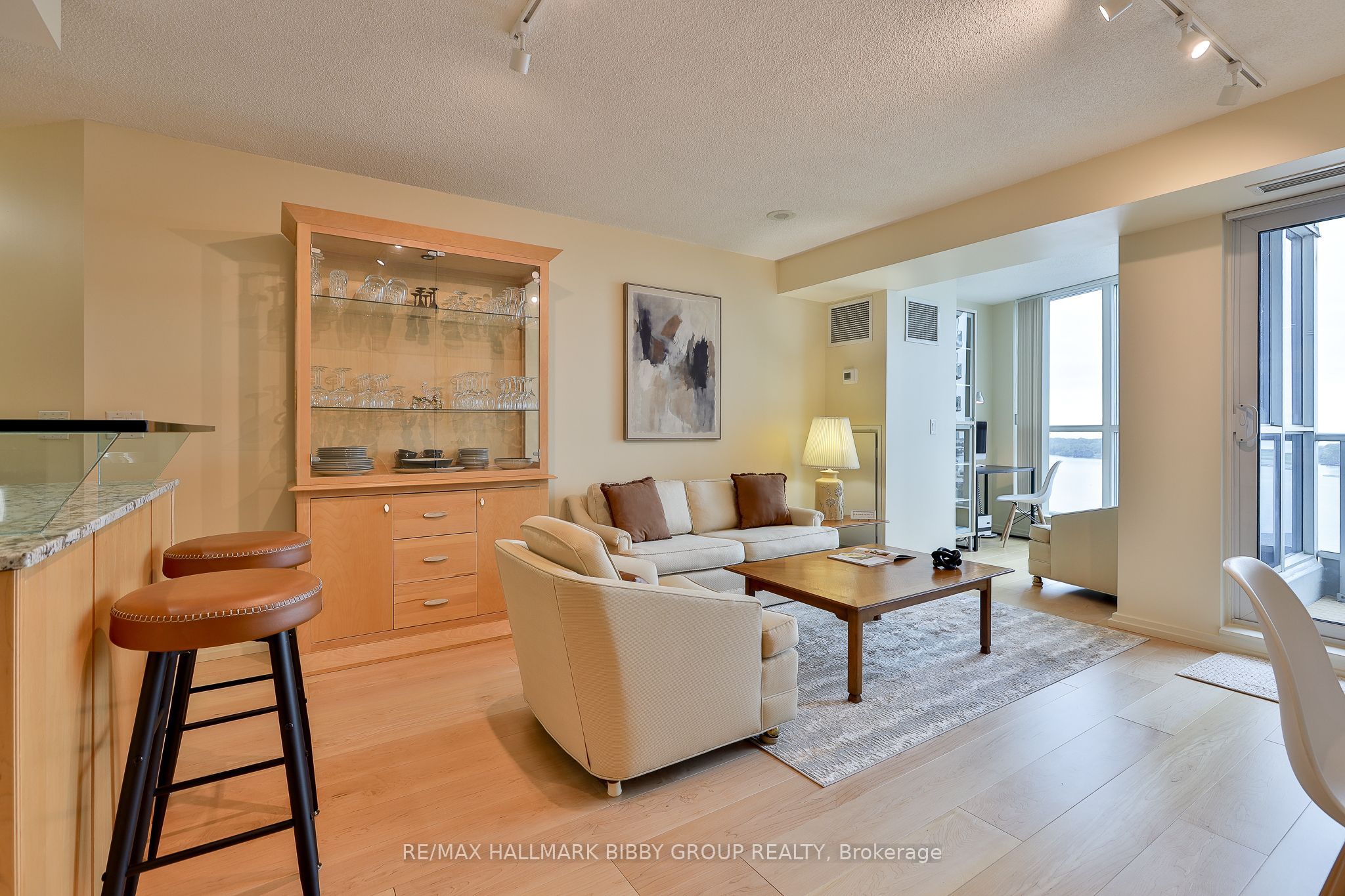 208 Queens Quay W 1911 Property Photo 5