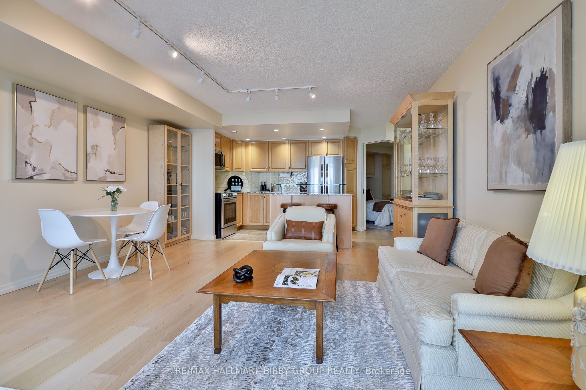 208 Queens Quay W 1911 Property Photo 7