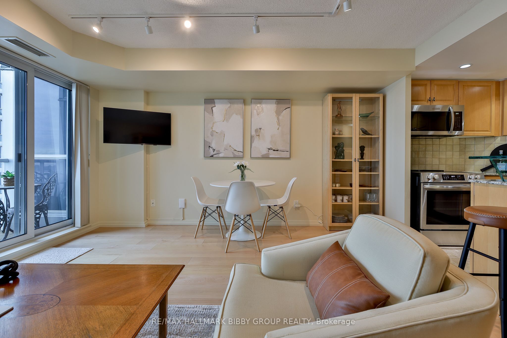 208 Queens Quay W 1911 Property Photo 12