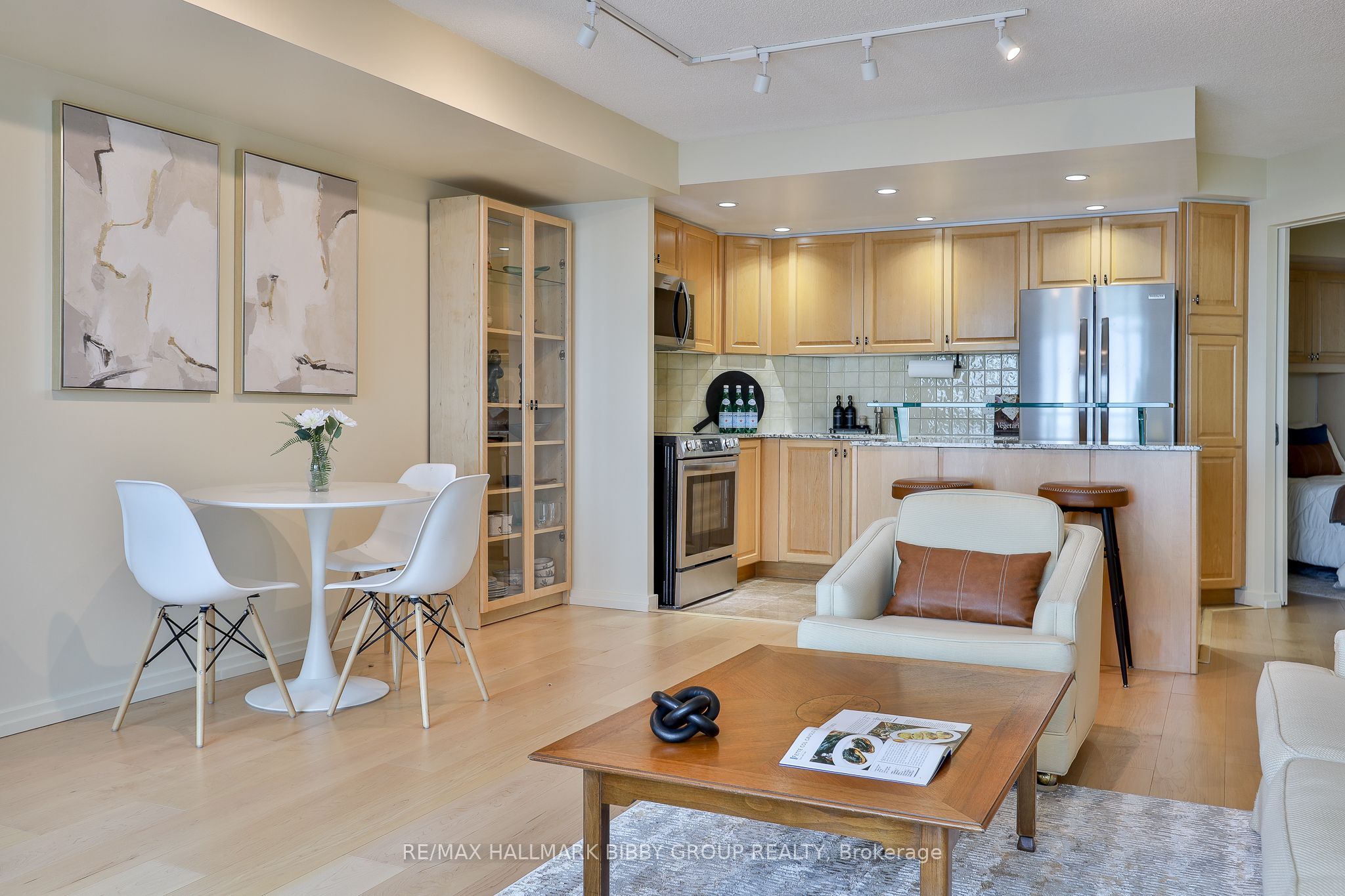 208 Queens Quay W 1911 Property Photo 14