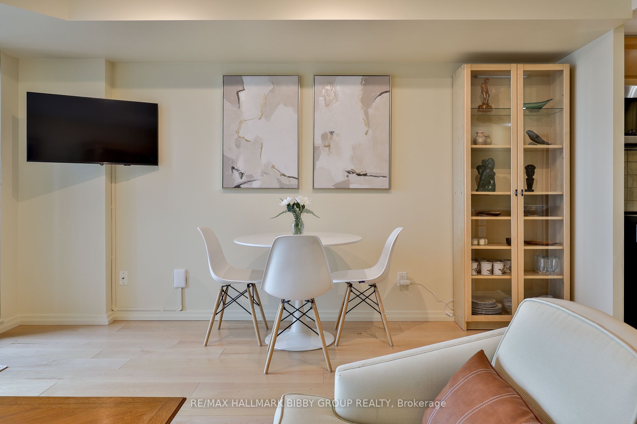 208 Queens Quay W 1911 Property Photo 15
