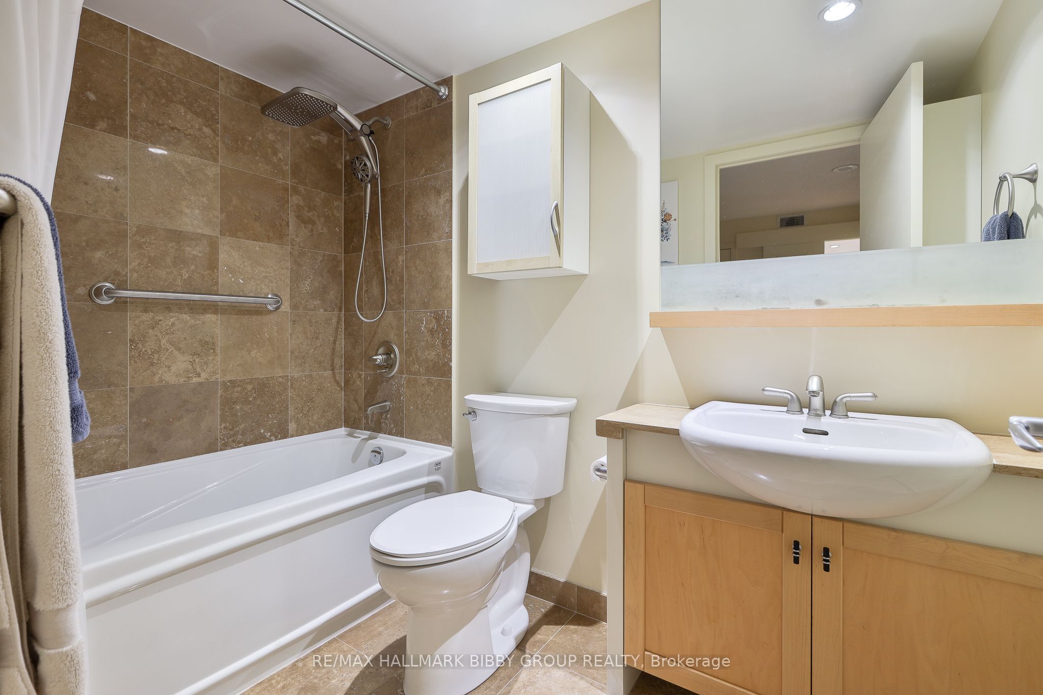 208 Queens Quay W 1911 Property Photo 23