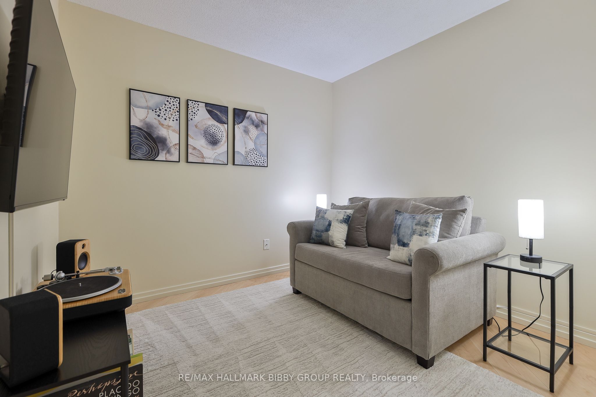 208 Queens Quay W 1911 Property Photo 24