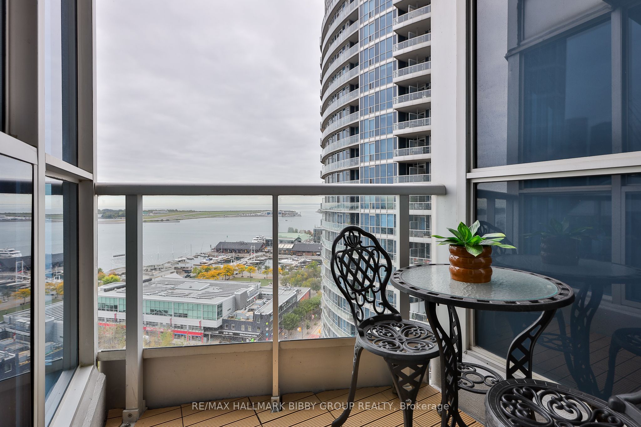 208 Queens Quay W 1911 Property Photo 32