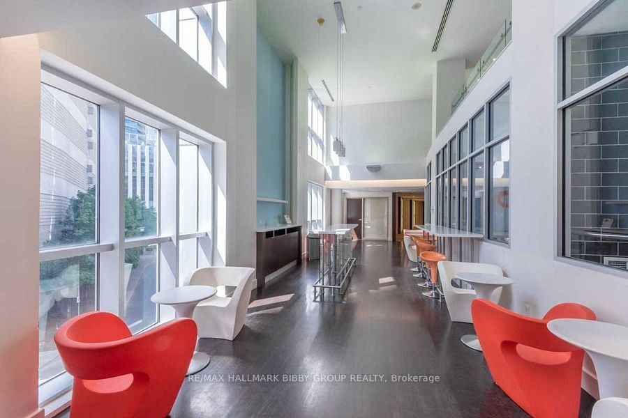 208 Queens Quay W 1911 Property Photo 44