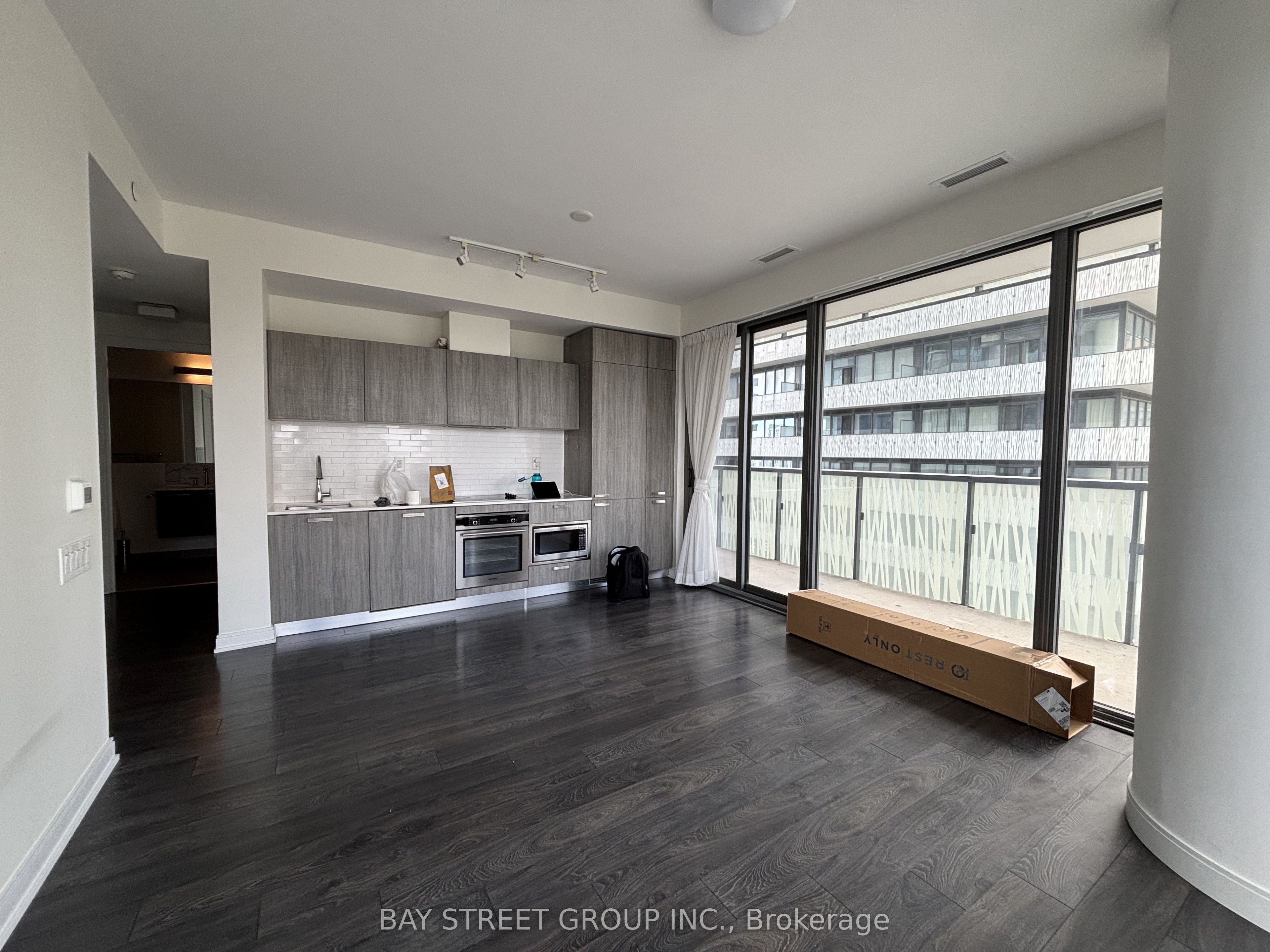 50 Charles Street E 2710 Property Photo 3