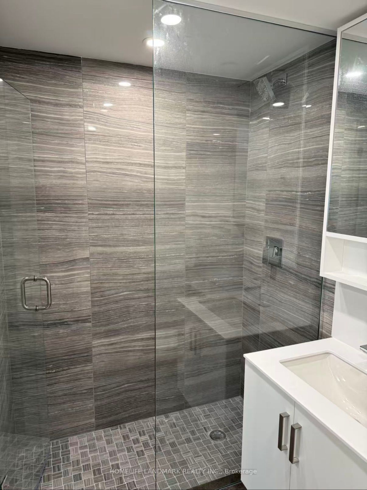 88 Queen Street E 3007 Property Photo 7