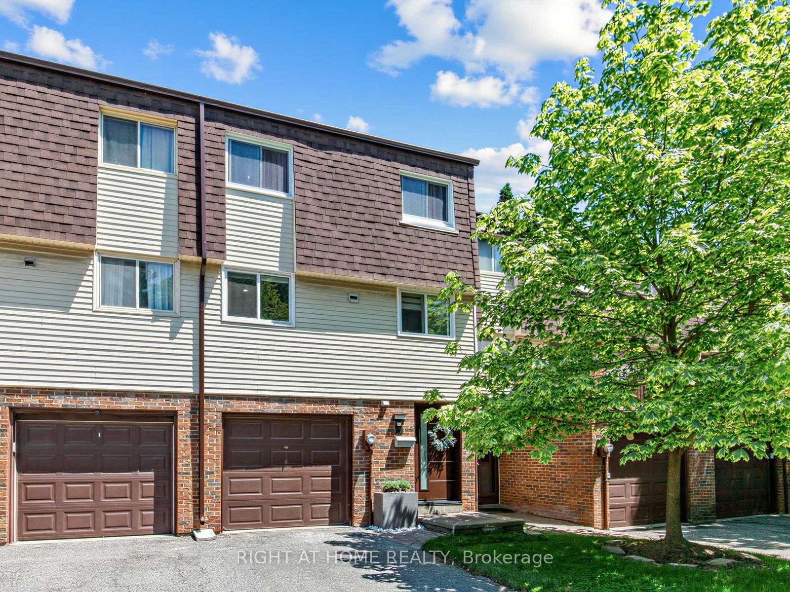 100 Jenny Wren Way Property Photo 1