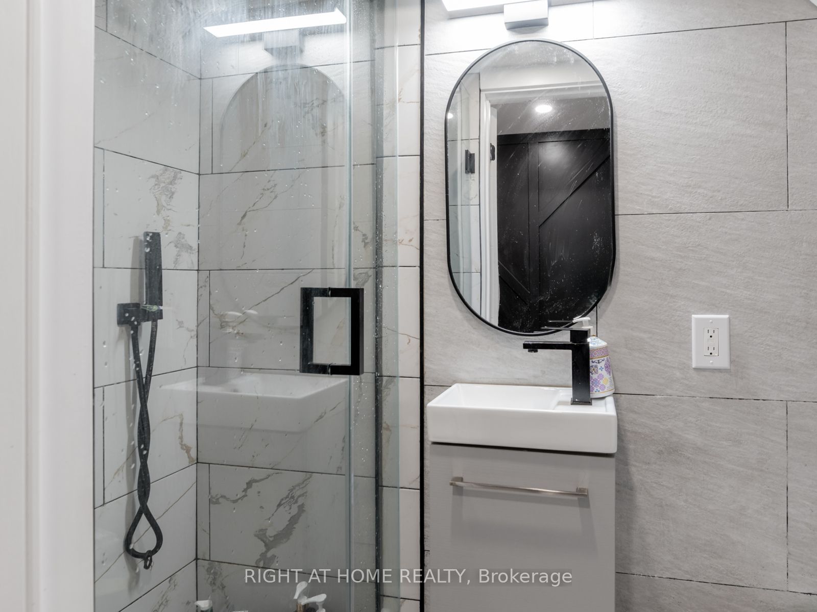 100 Jenny Wren Way Property Photo 25