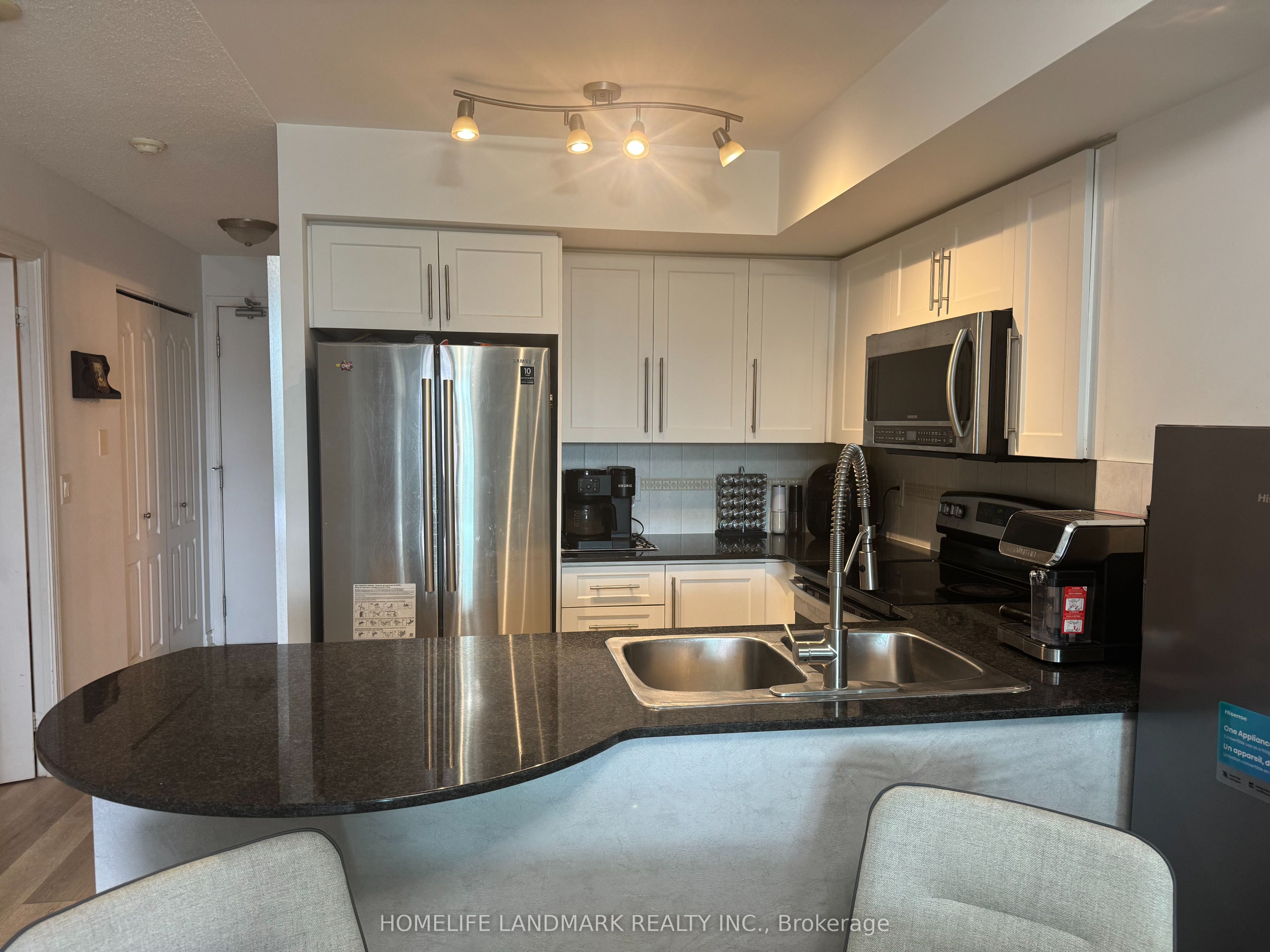 17 Barberry Place # 405 Property Photo 14