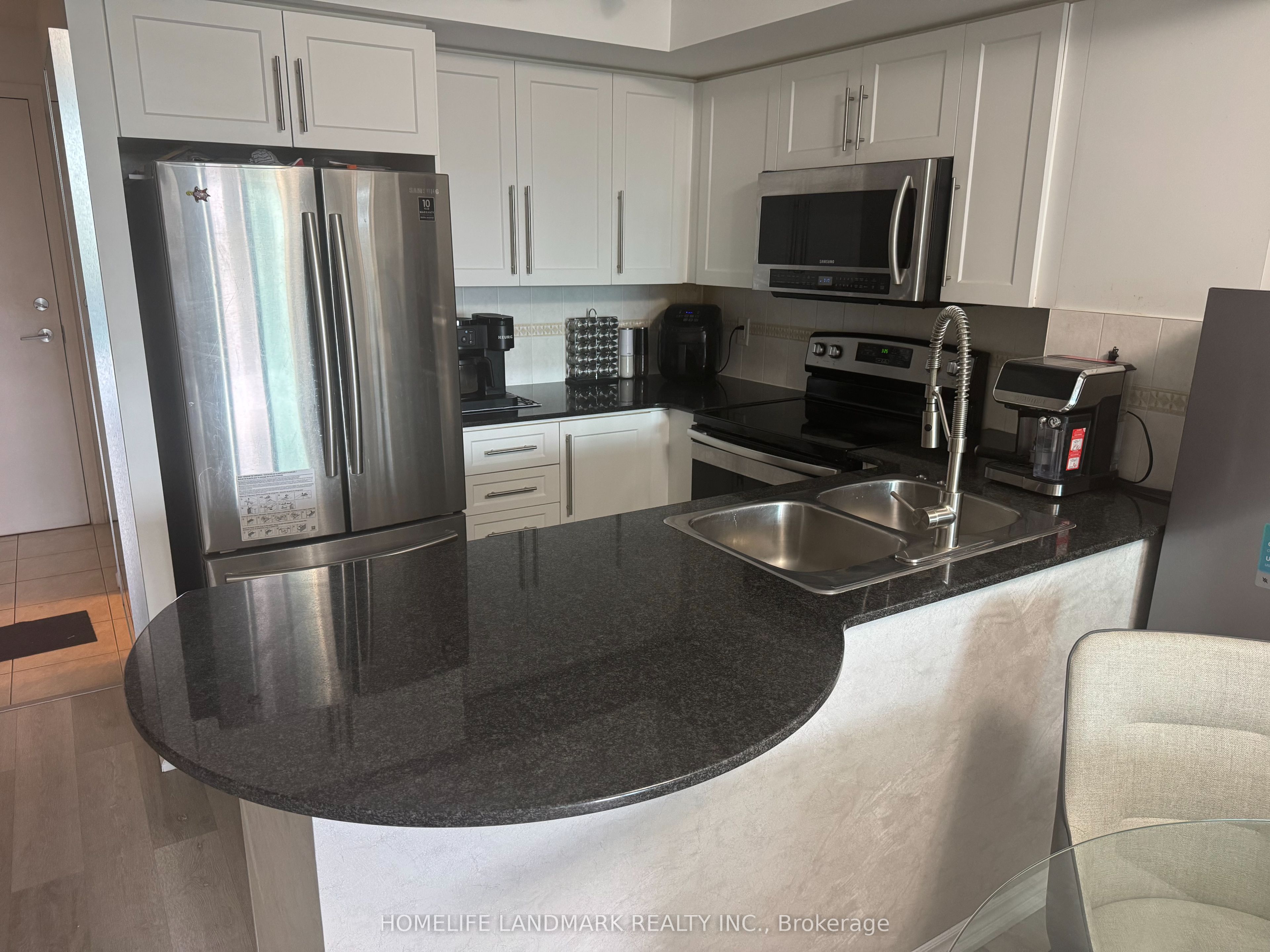 17 Barberry Place # 405 Property Photo 16