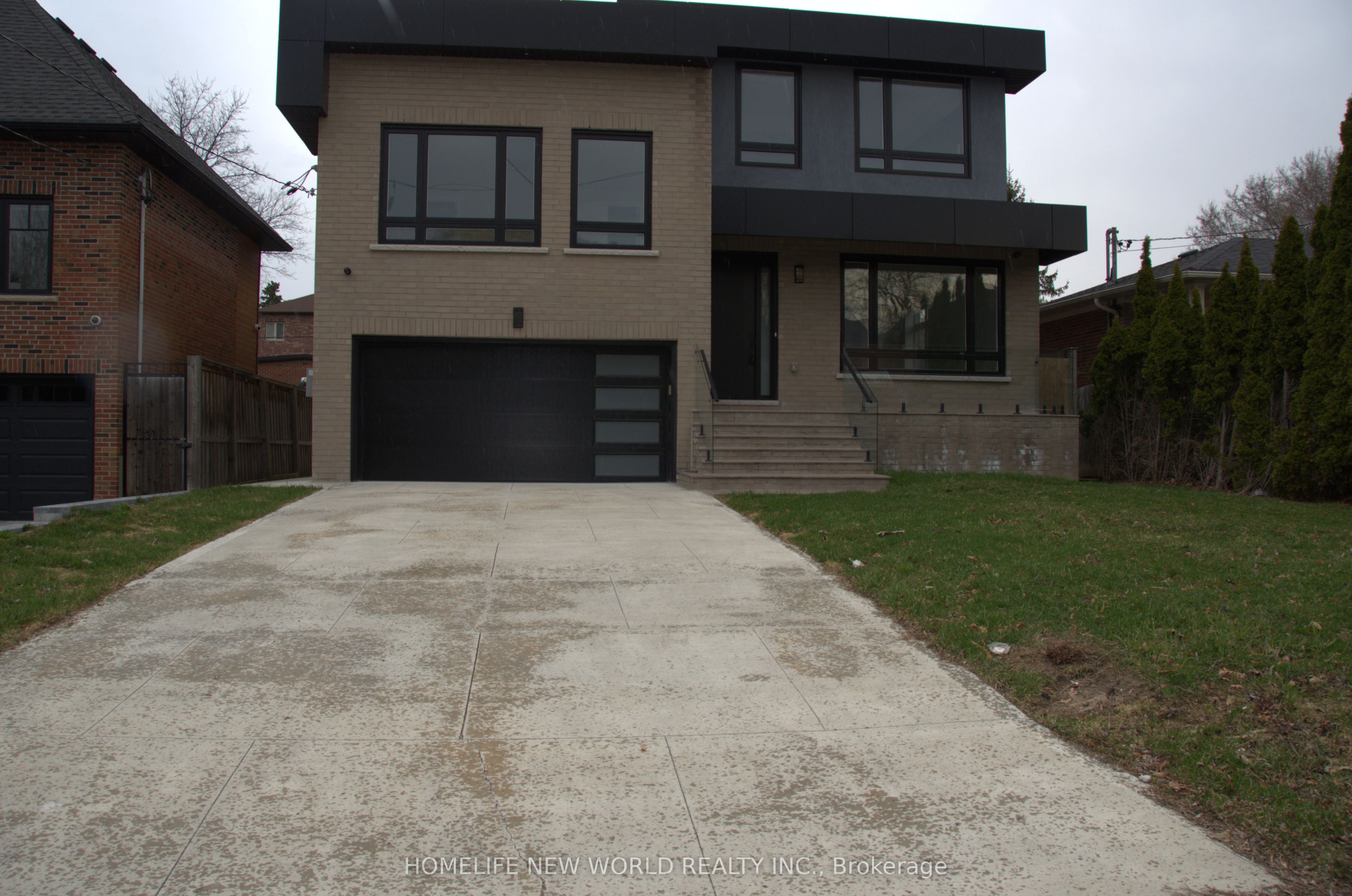 150 Viewmount Avenue Property Photo 2