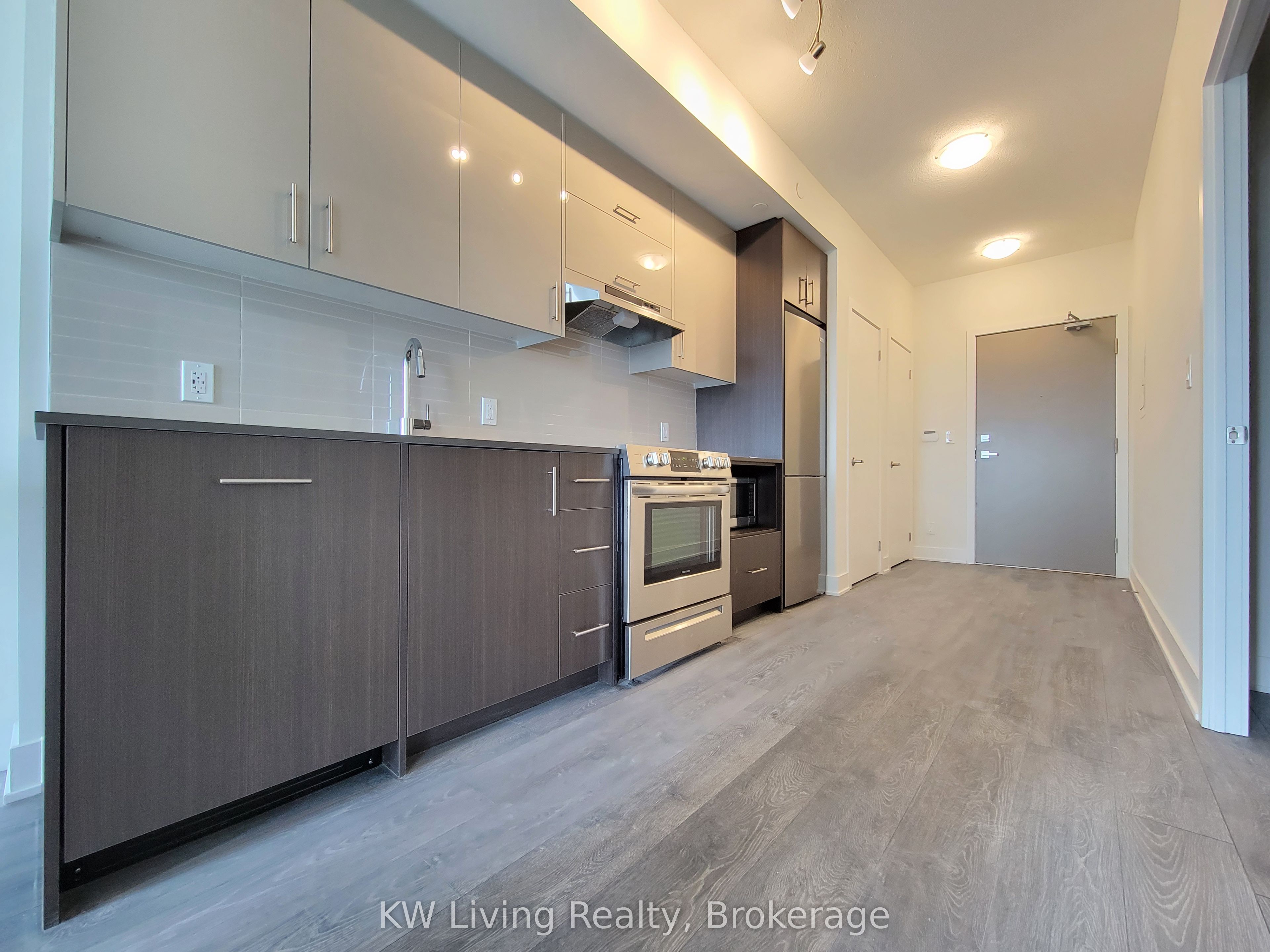 188 Fairview Mall Drive 317 Property Photo 8