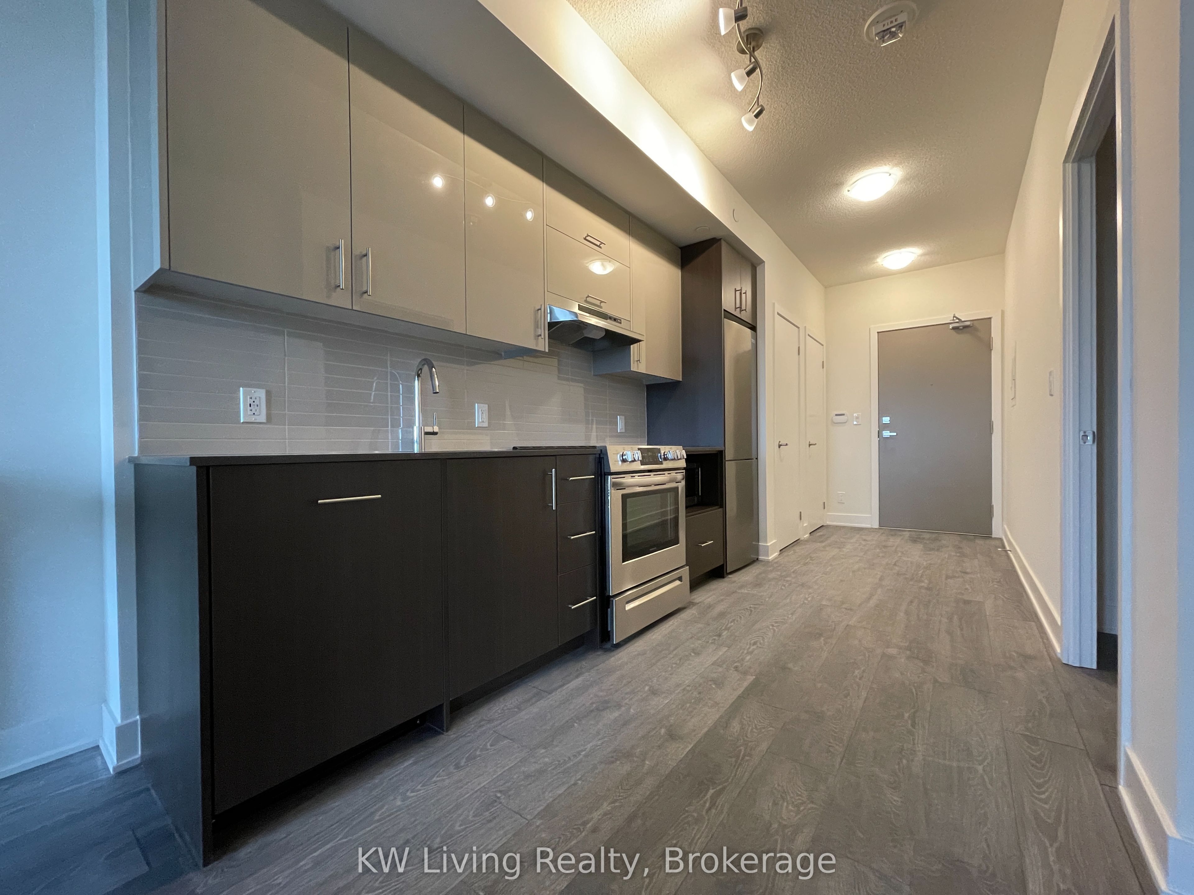 188 Fairview Mall Drive 317 Property Photo 11
