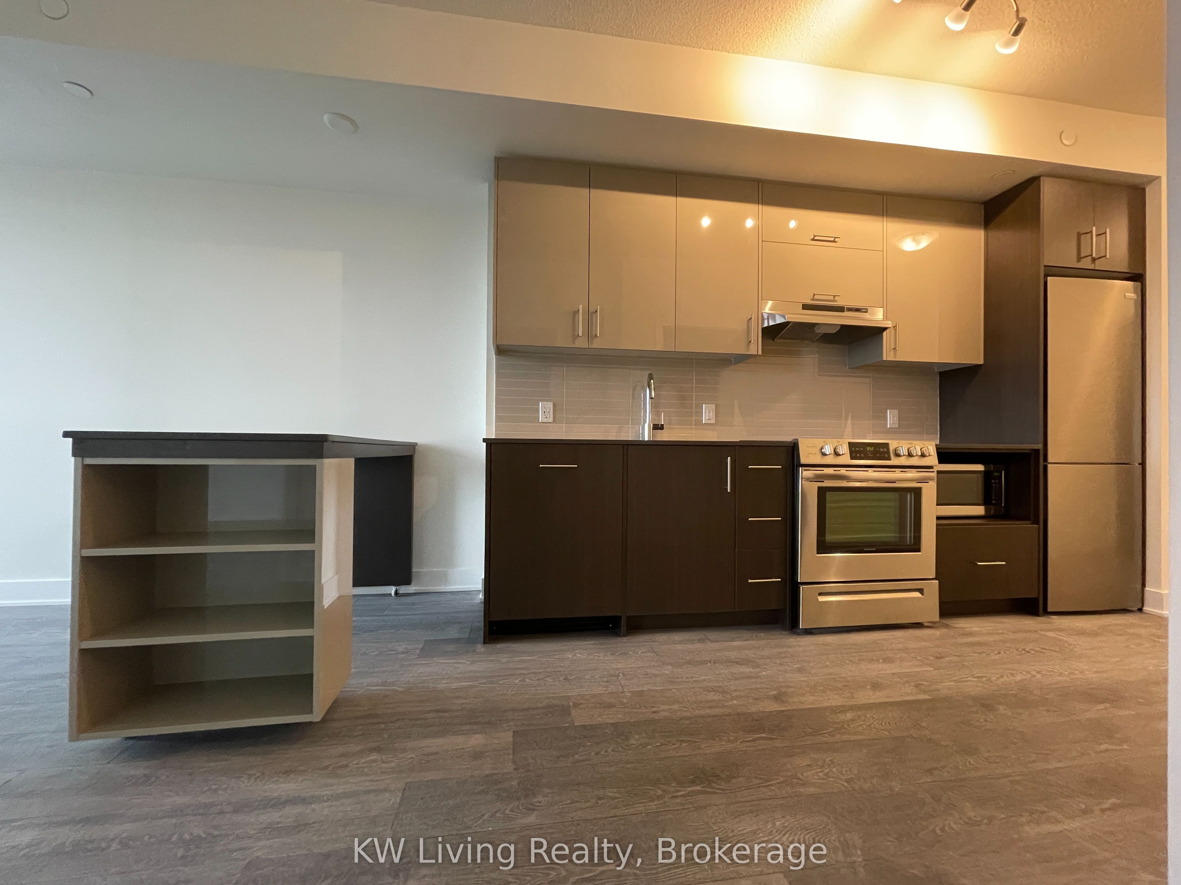 188 Fairview Mall Drive 317 Property Photo 13