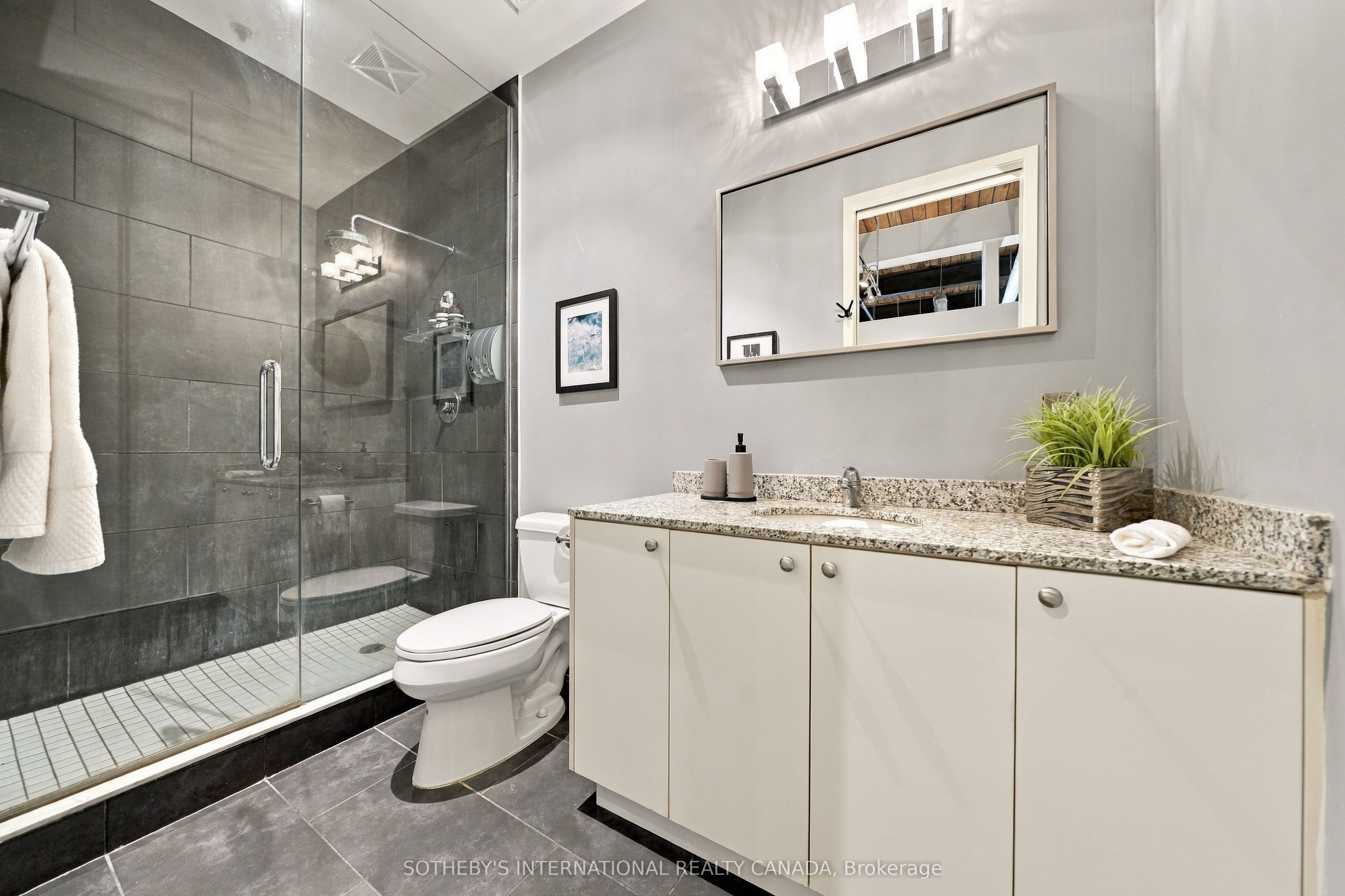43 Hanna Avenue 103 Property Photo 19