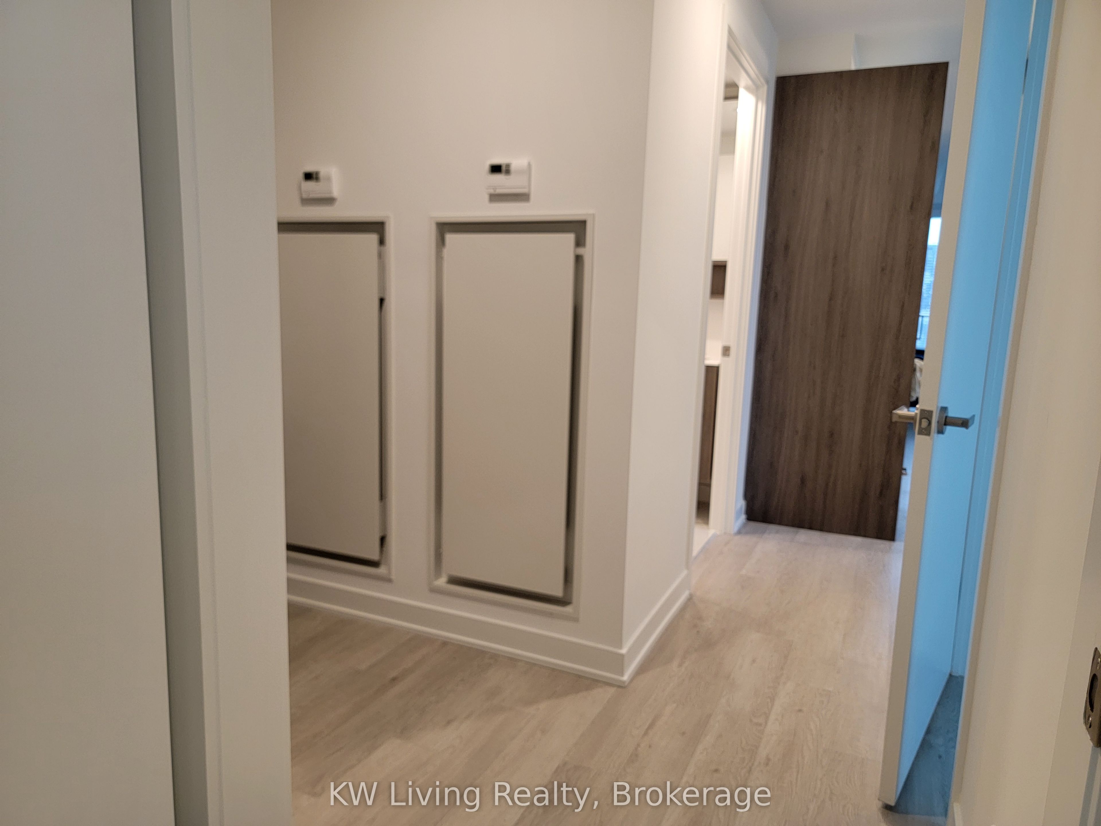 88 Queen Street E 5609 Property Photo 8