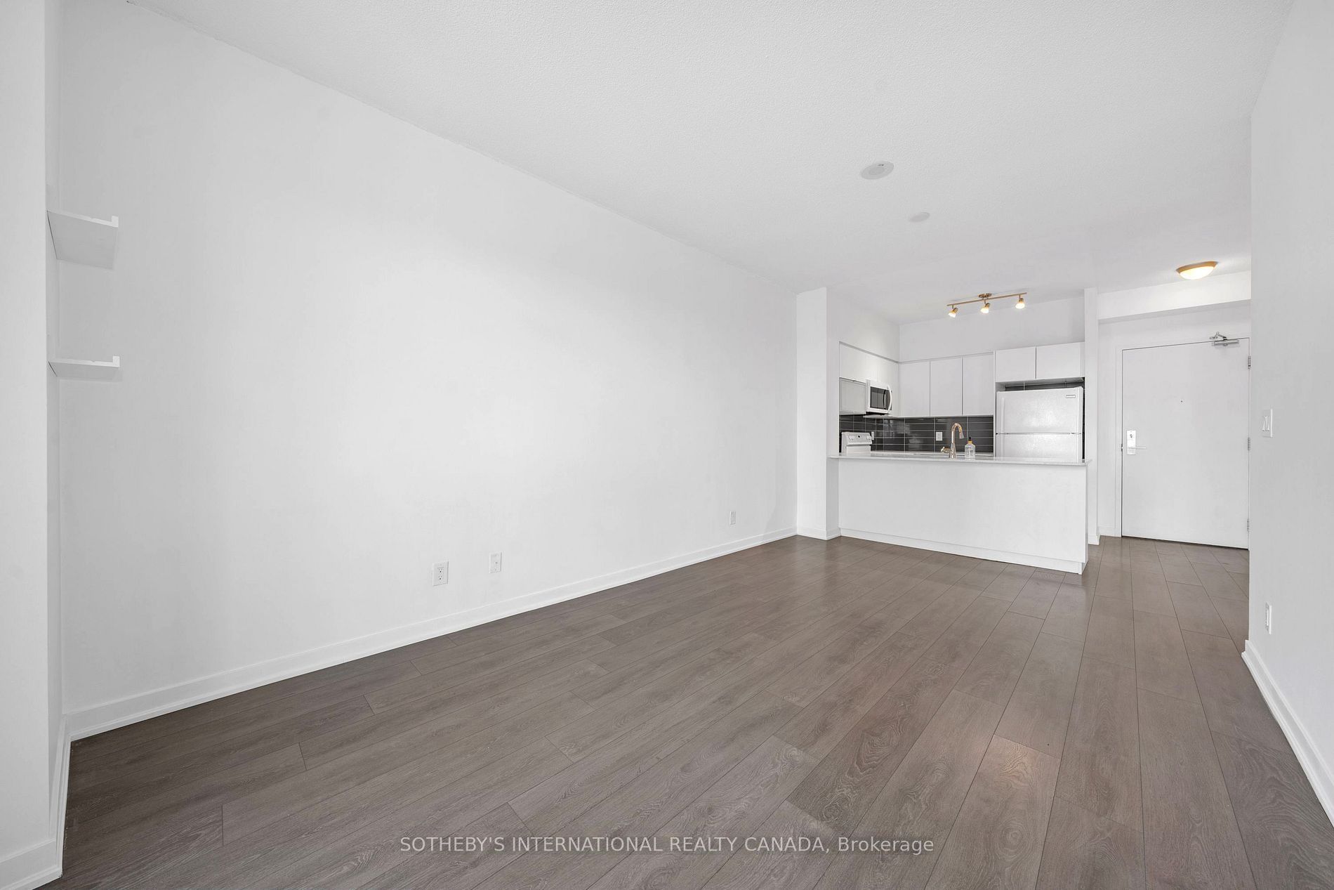 150 East Liberty Street 1616 Property Photo 10