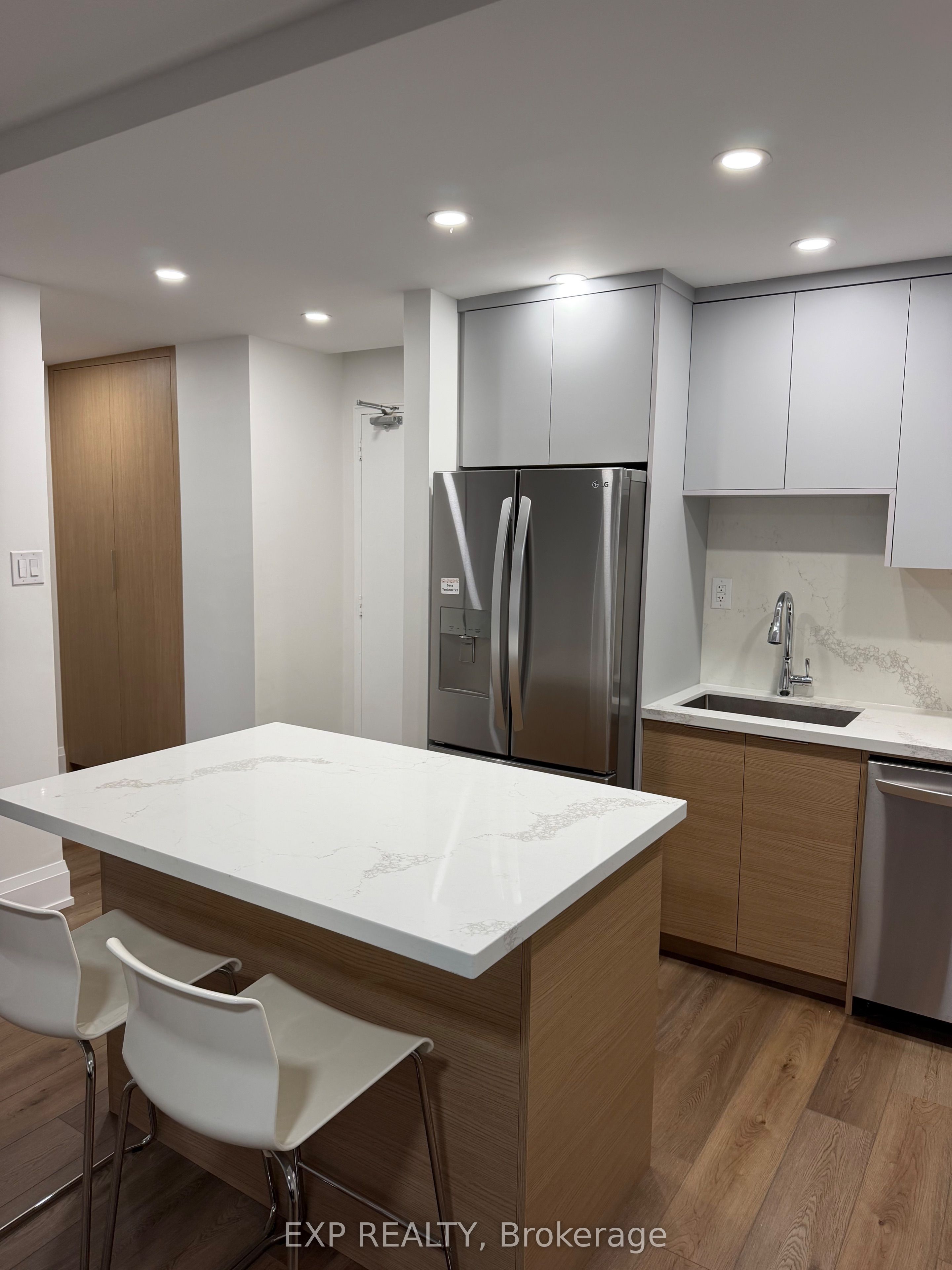60 Montclair Avenue 404 Property Photo 3