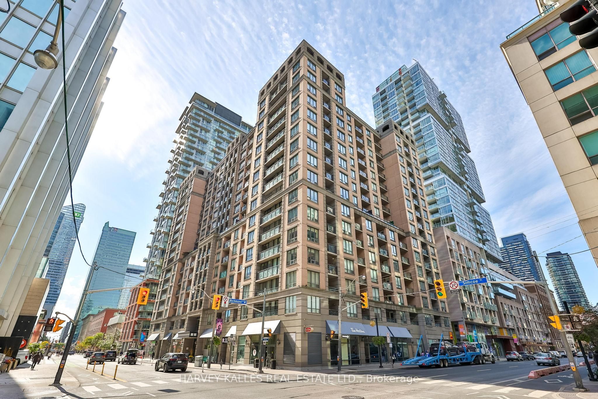 140 Simcoe Street 515 Property Photo 5