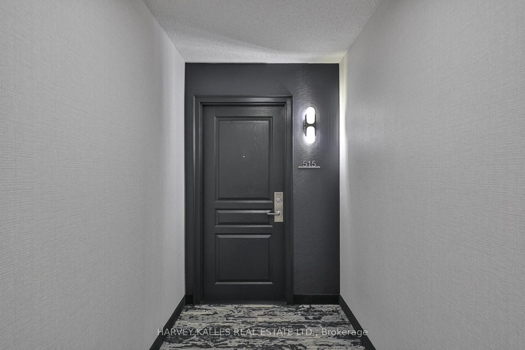 140 Simcoe Street 515 Property Photo 9