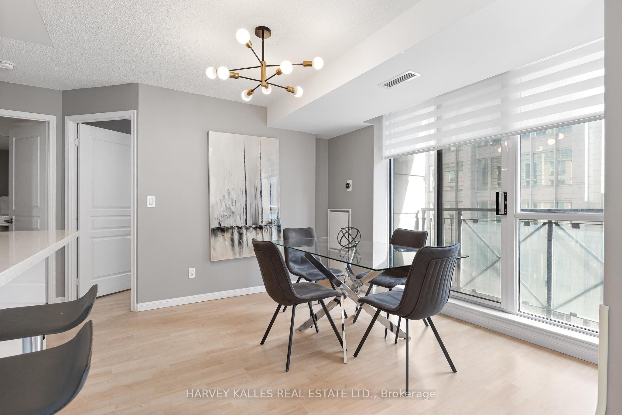 140 Simcoe Street 515 Property Photo 15