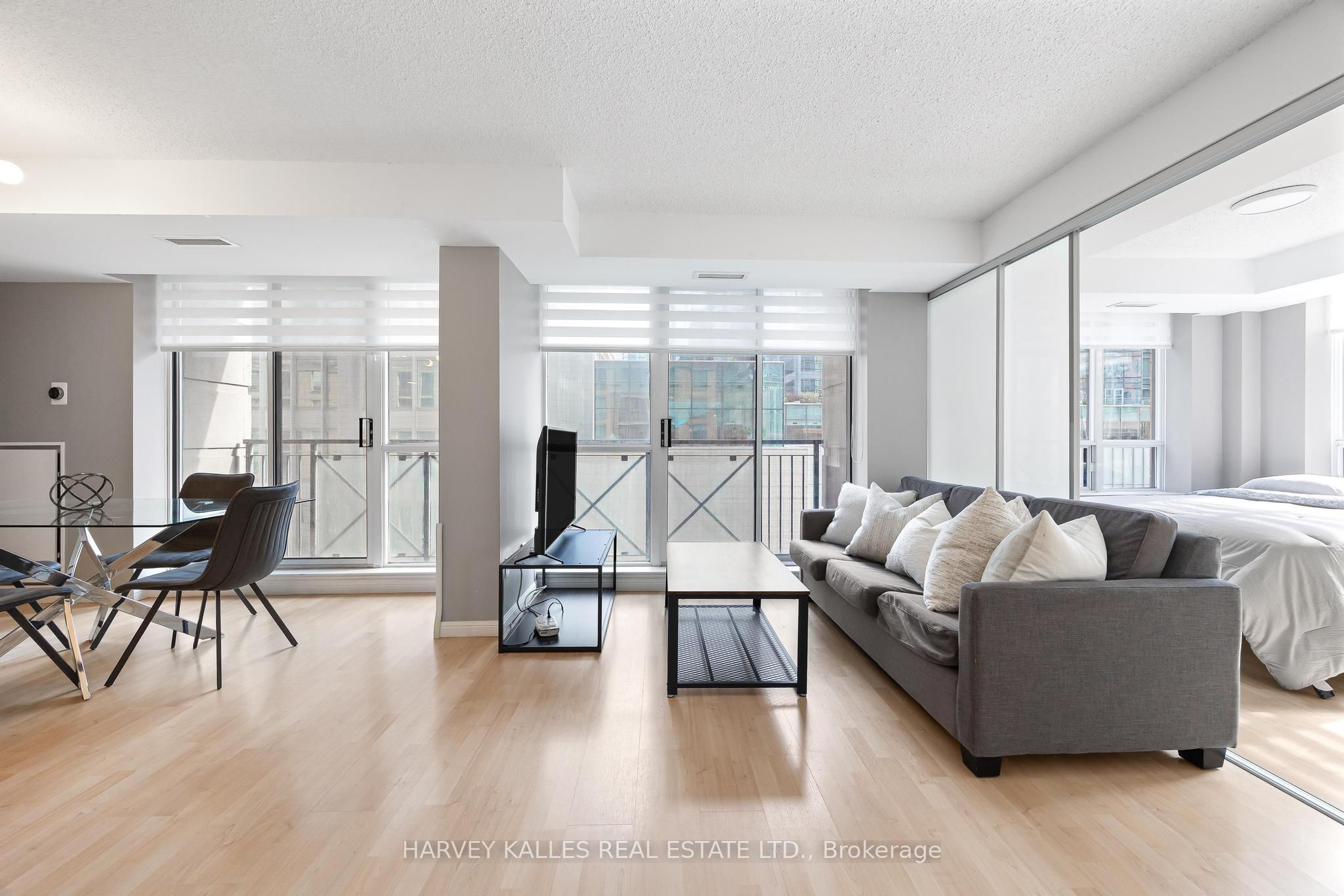 140 Simcoe Street 515 Property Photo 17