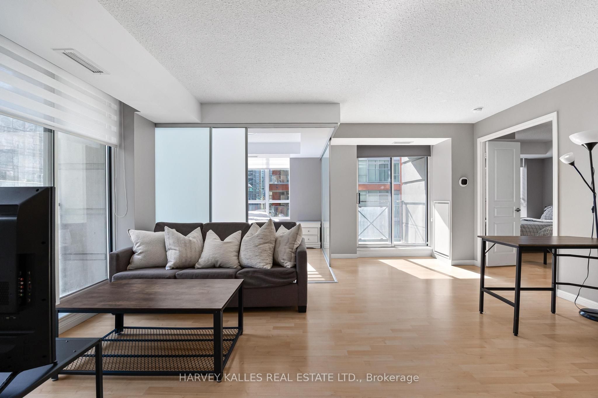 140 Simcoe Street 515 Property Photo 18
