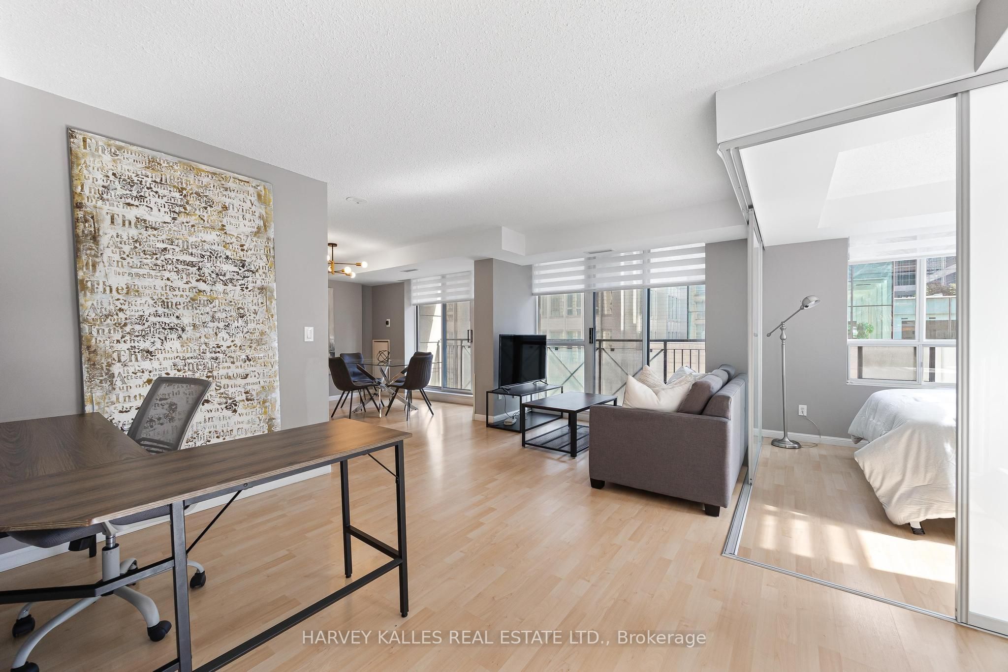 140 Simcoe Street 515 Property Photo 19