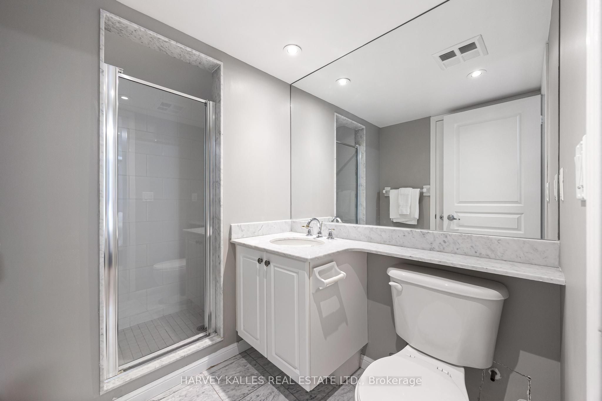 140 Simcoe Street 515 Property Photo 23