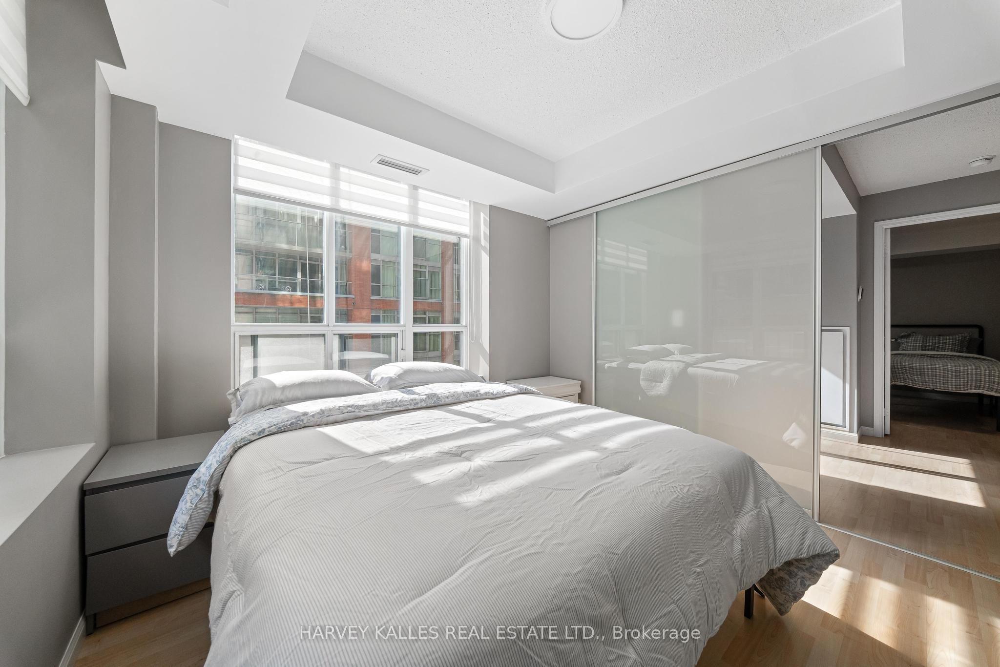 140 Simcoe Street 515 Property Photo 25