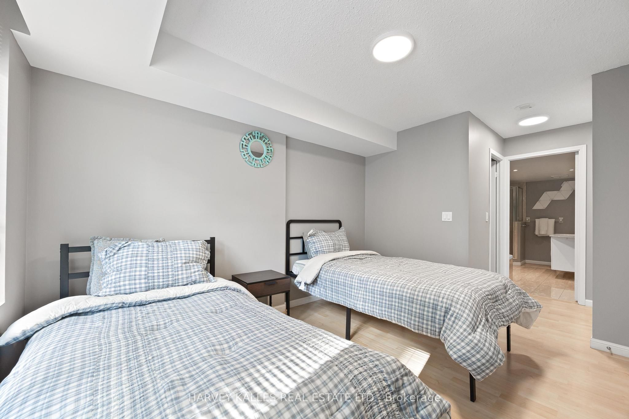 140 Simcoe Street 515 Property Photo 28