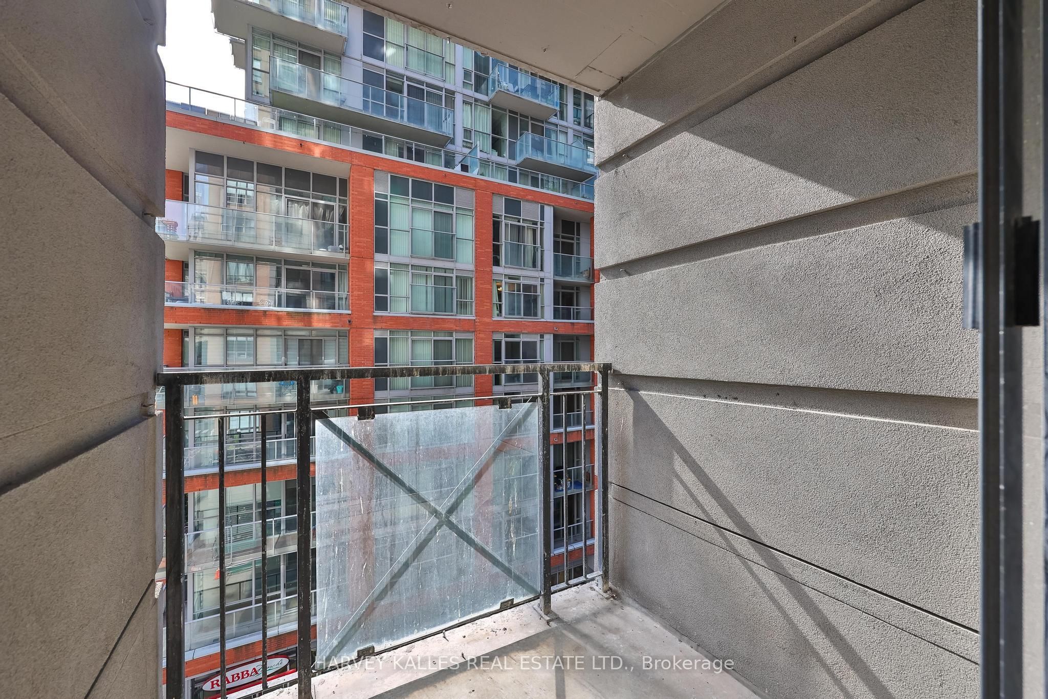 140 Simcoe Street 515 Property Photo 34