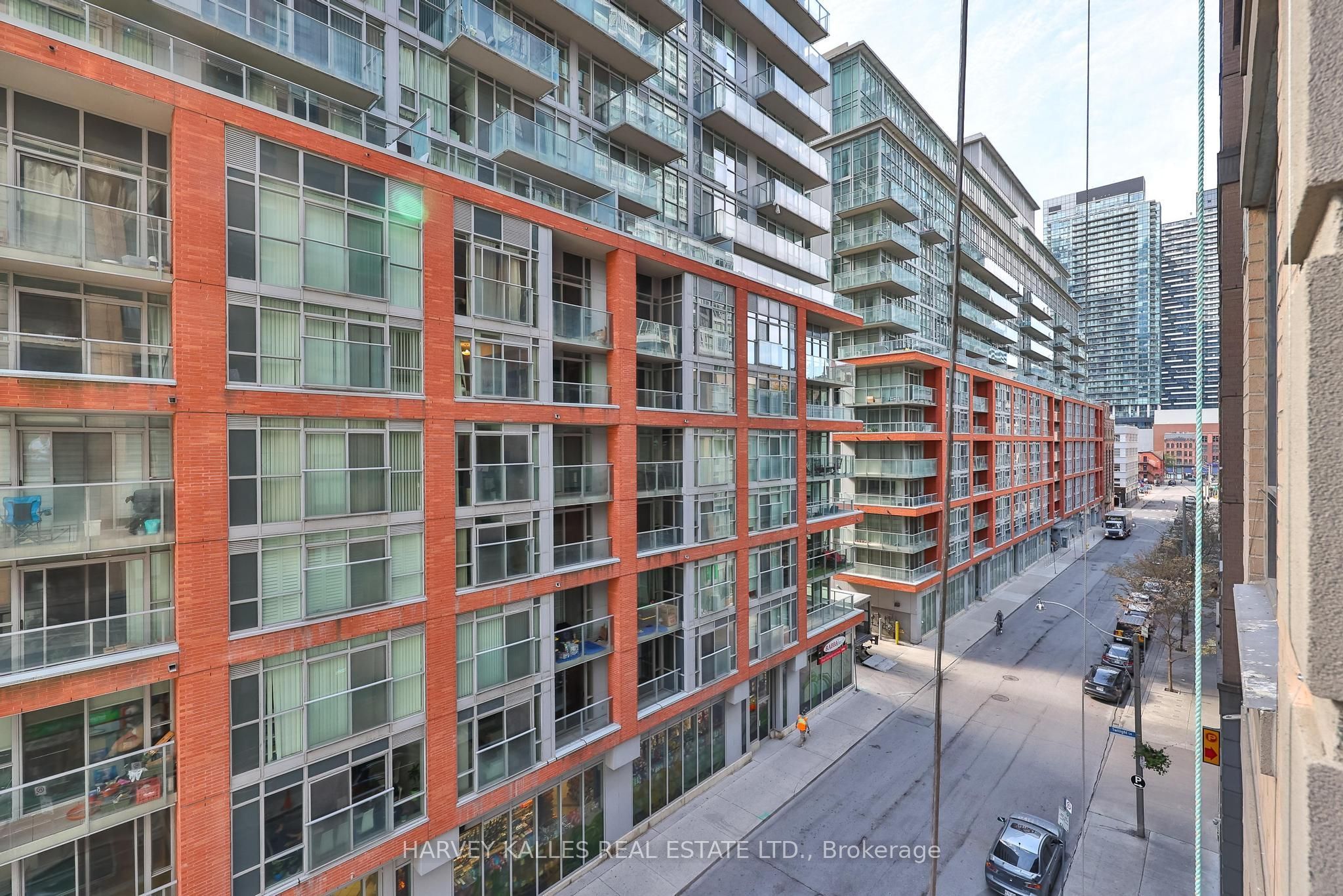 140 Simcoe Street 515 Property Photo 36
