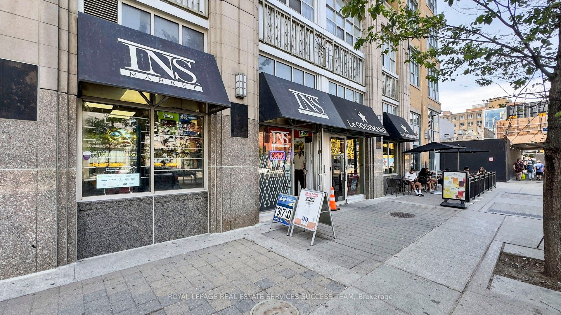 148 Spadina Avenue 3