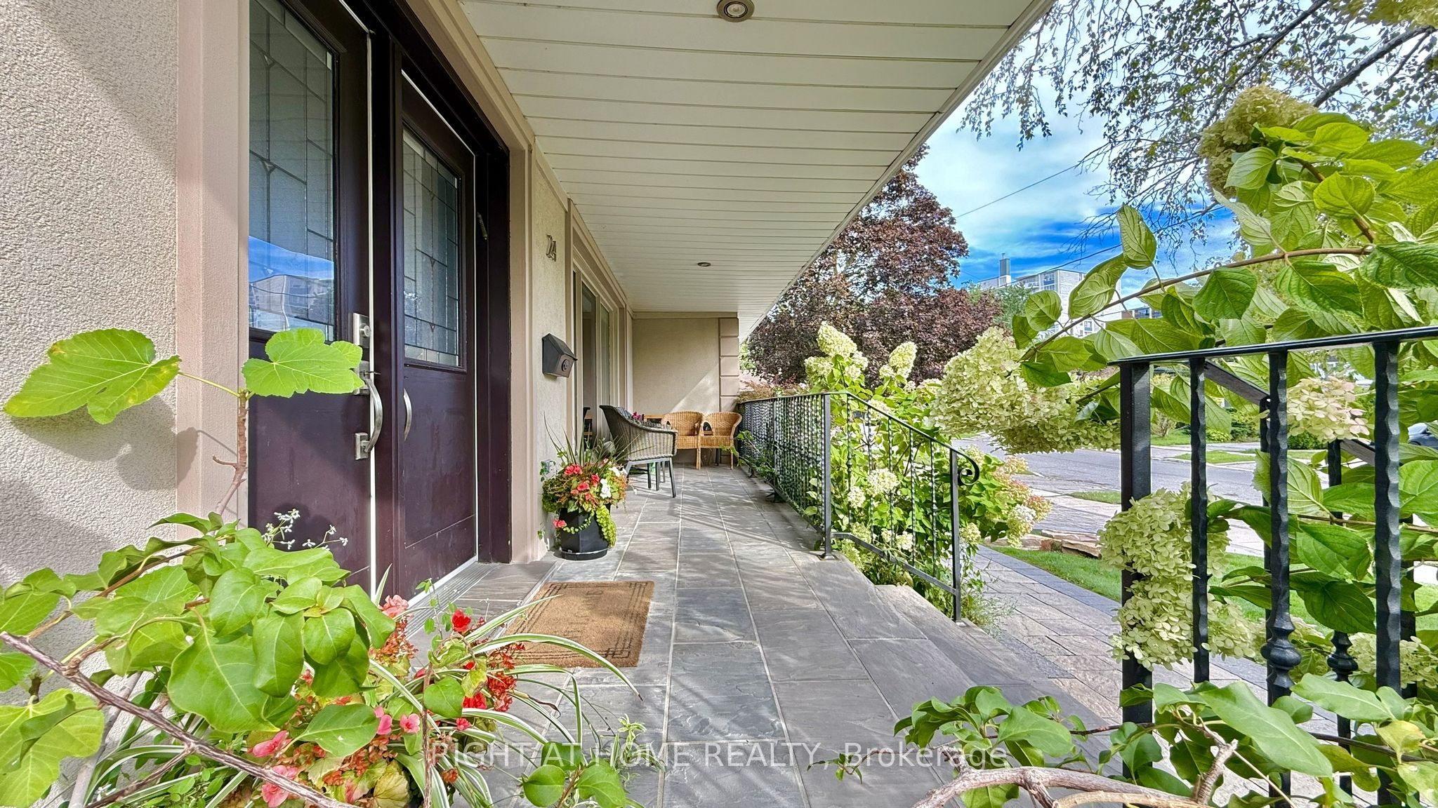 24 Stonedene Boulevard Property Photo 7
