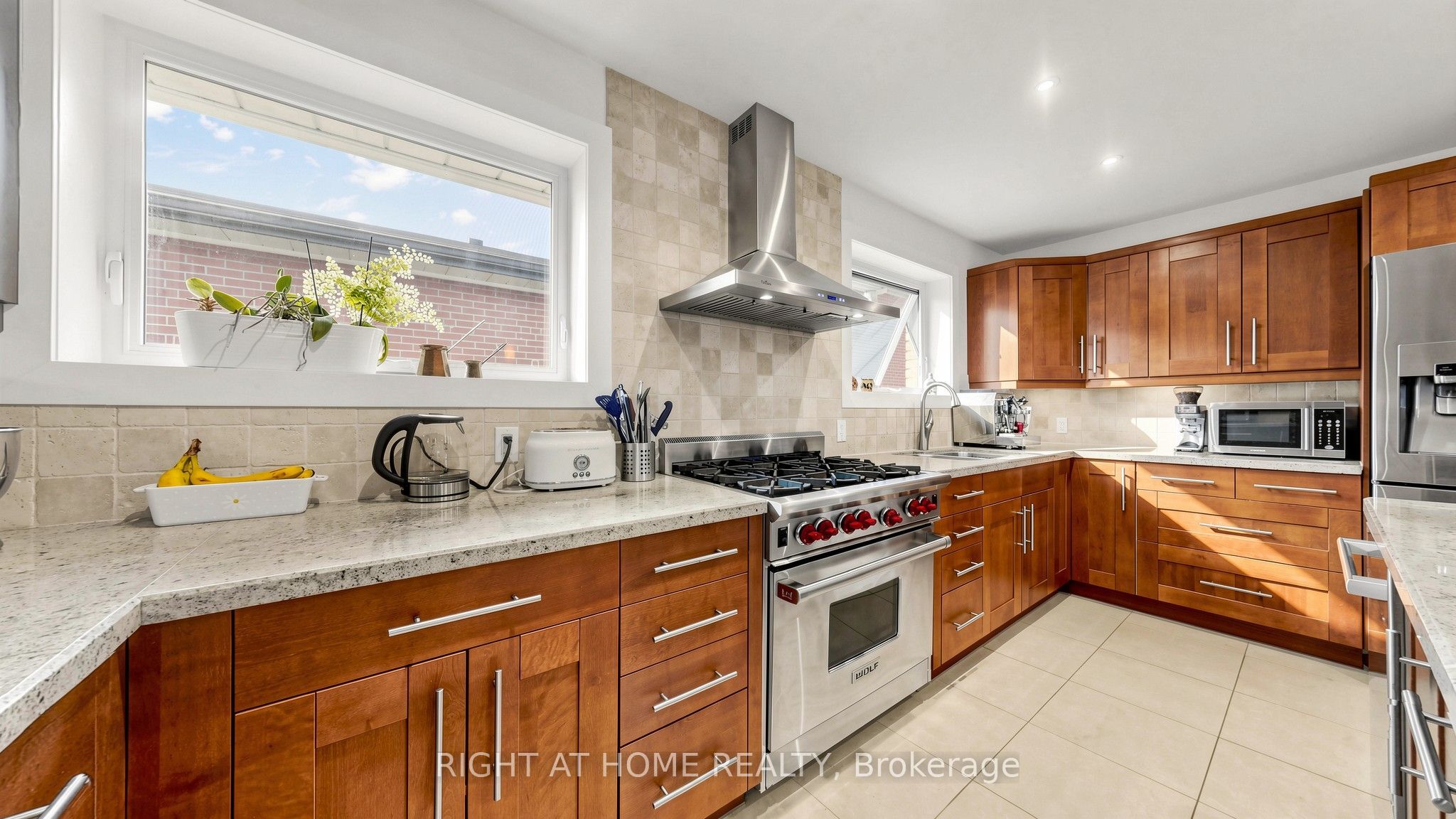 24 Stonedene Boulevard Property Photo 16