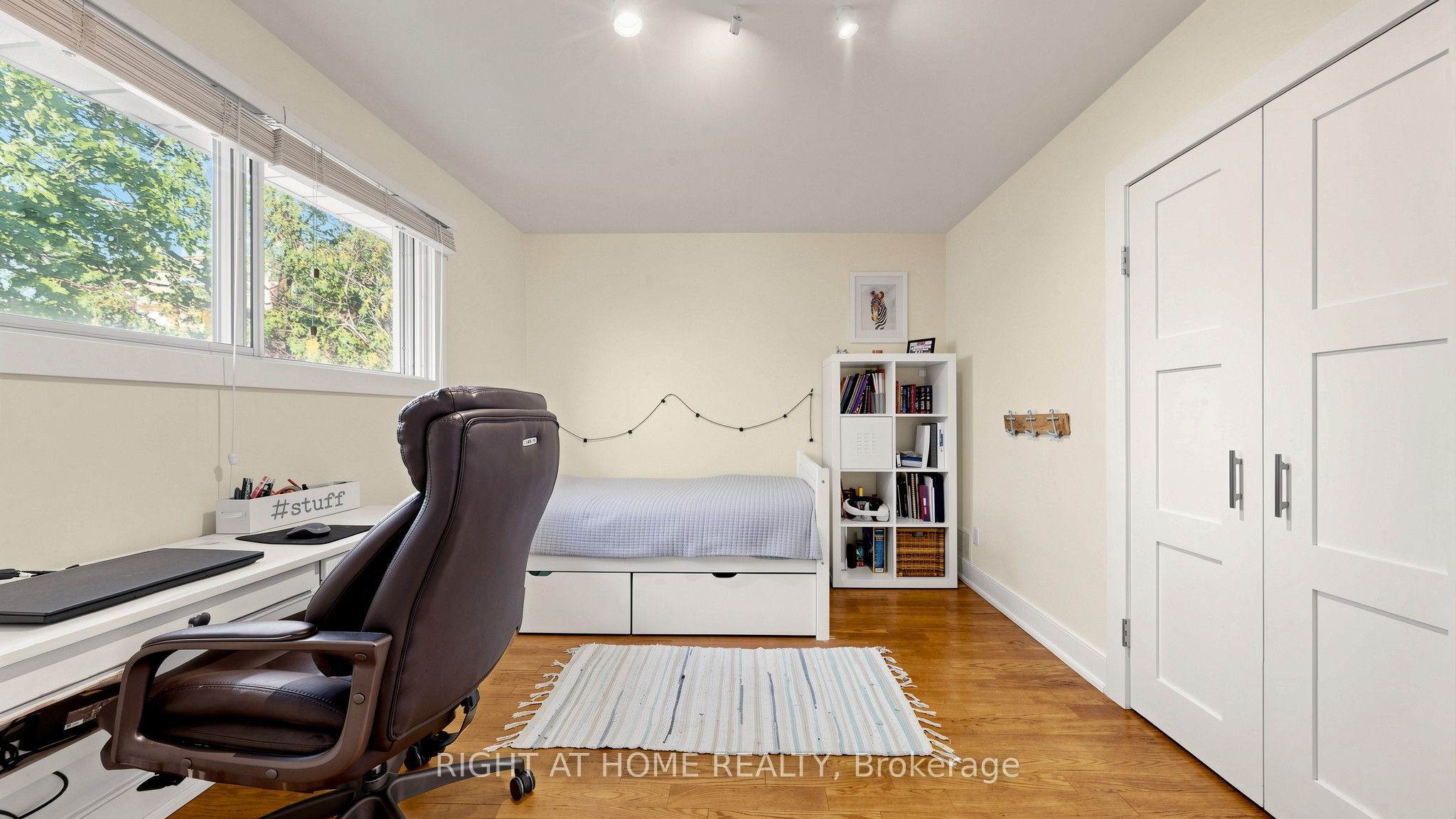 24 Stonedene Boulevard Property Photo 26