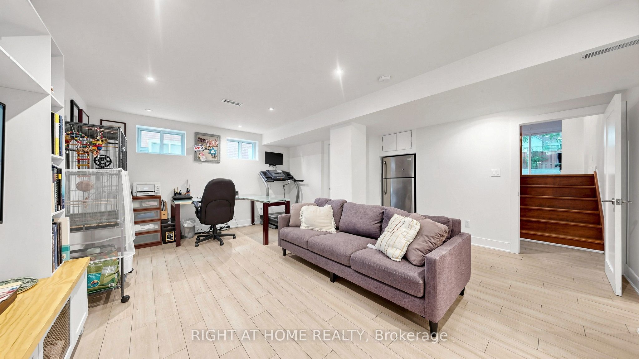 24 Stonedene Boulevard Property Photo 35