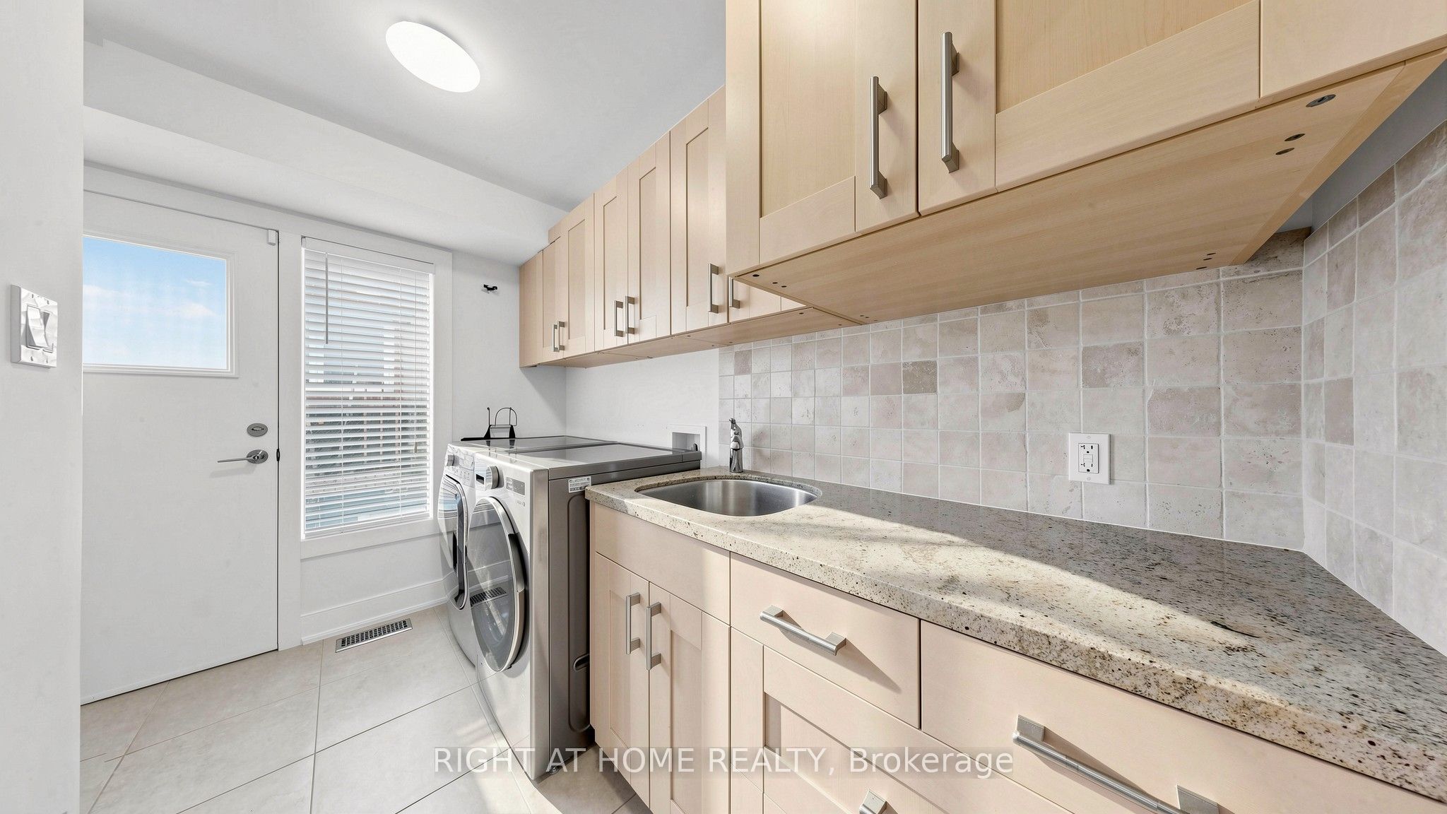 24 Stonedene Boulevard Property Photo 42