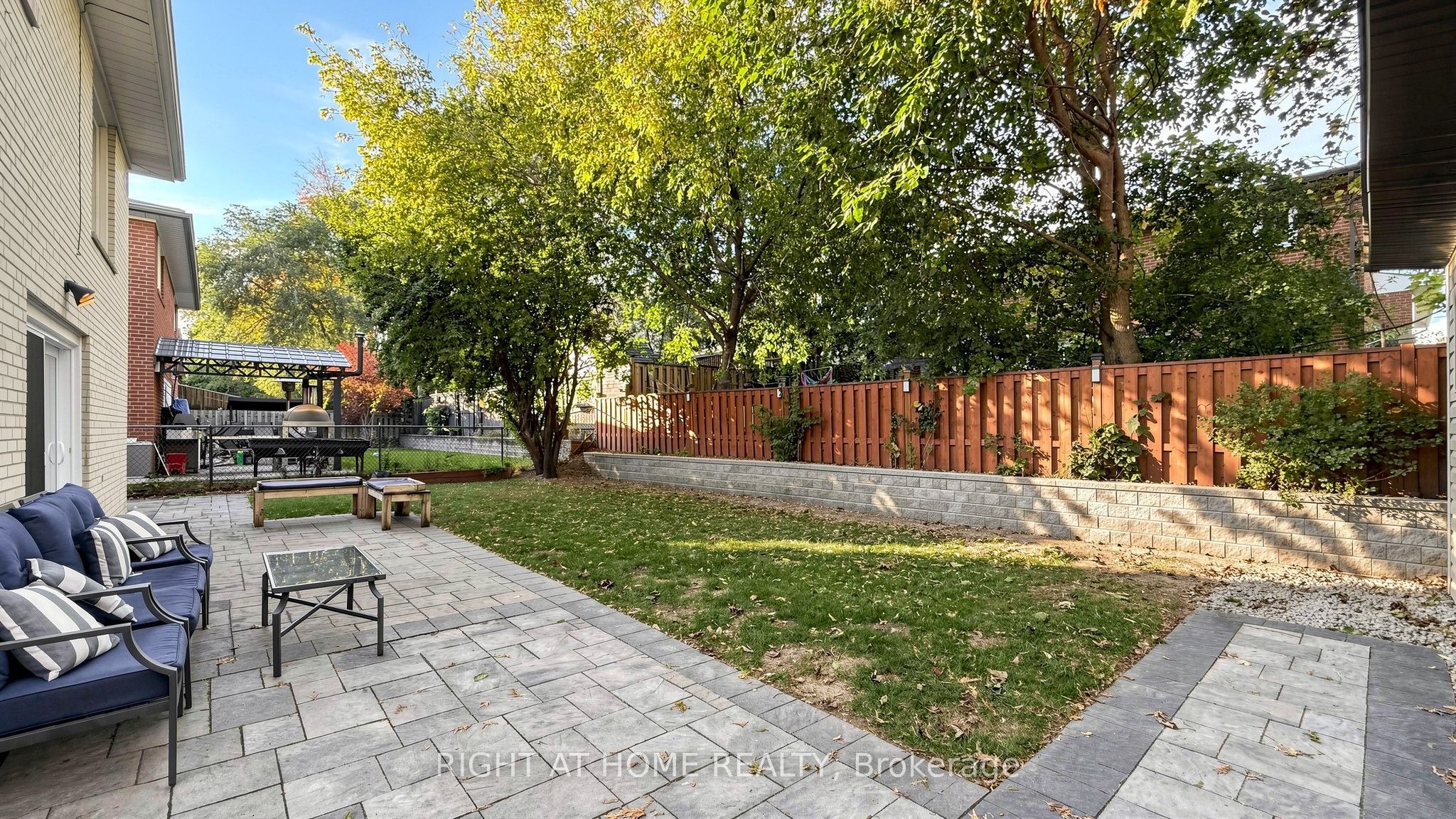 24 Stonedene Boulevard Property Photo 43