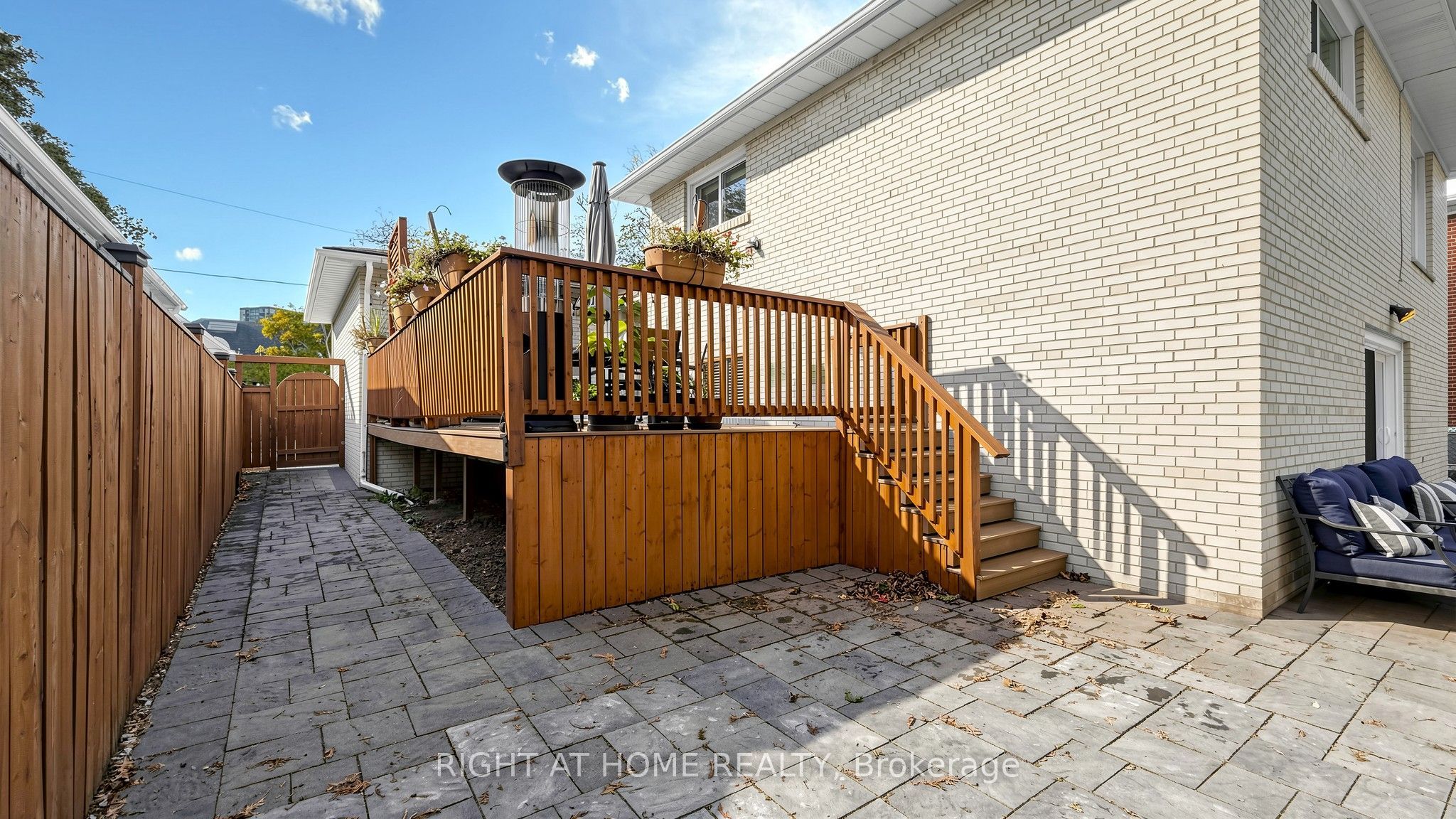 24 Stonedene Boulevard Property Photo 45