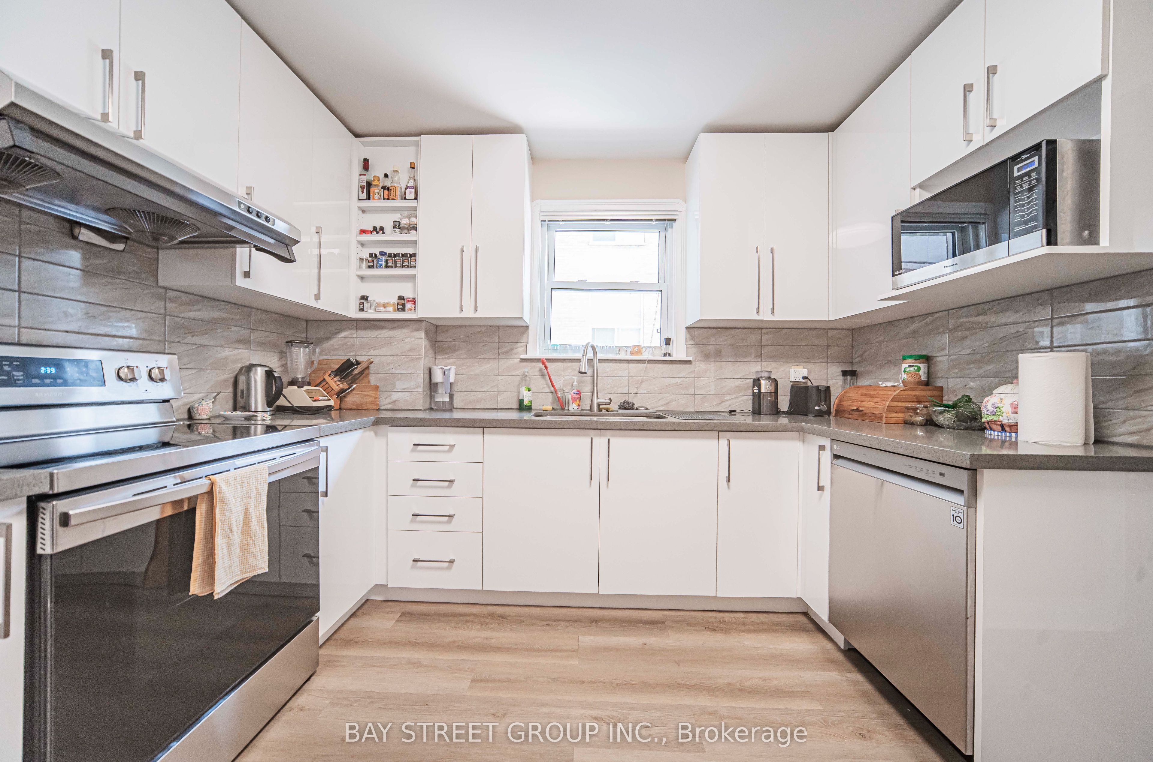 65 Spadina Road Property Photo 6