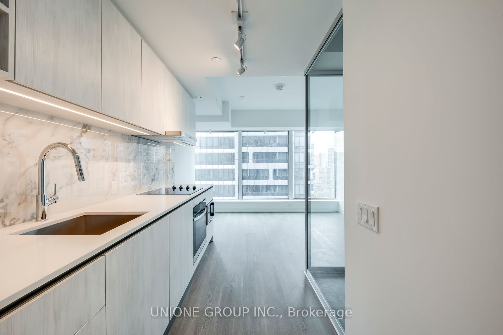 8 Wellesley Street W 2506 Property Photo 5
